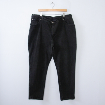 Vintage 90's high waisted black jeans with tapered leg, plus sized women's size 24 / 22