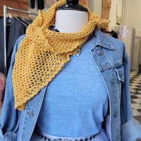1970's crochet triangle scarf