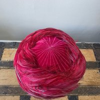 1950 Cecille Lorraine fuchsia pink feather pill box hat