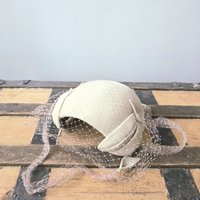 1950 Pogue's cream wool crescent fascinator hat