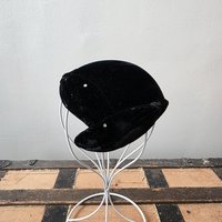 1950 Eva Mae black velvet crescent fascinator hat