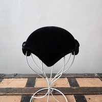 1950 Eva Mae black velvet crescent fascinator hat