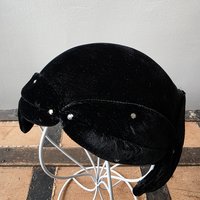 1950 Eva Mae black velvet crescent fascinator hat