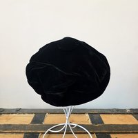 1940 silk black velvet beret tilt hat