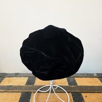 1940 silk black velvet beret tilt hat