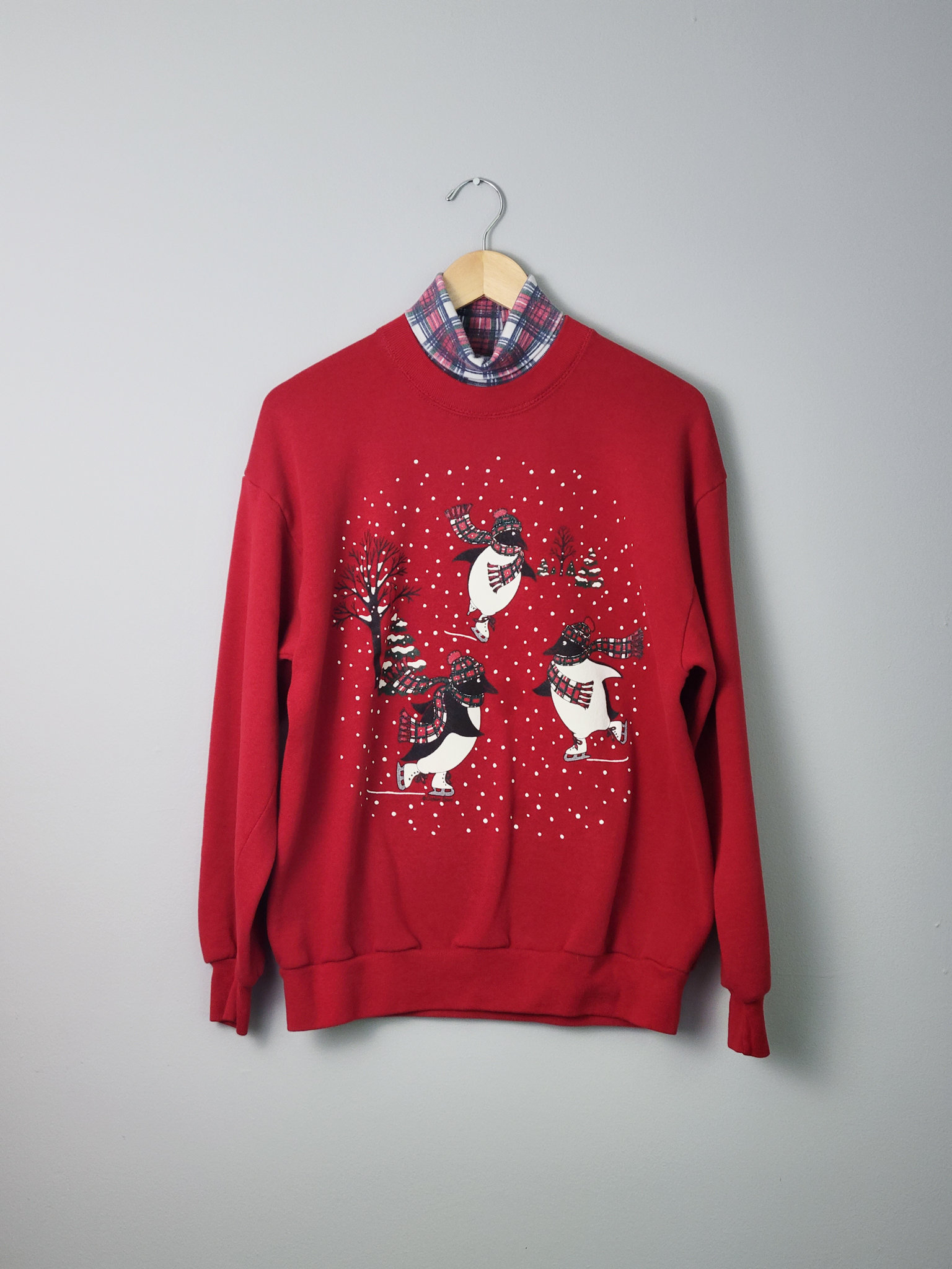 80's cute penguin Christmas sweatshirt, women's size large
