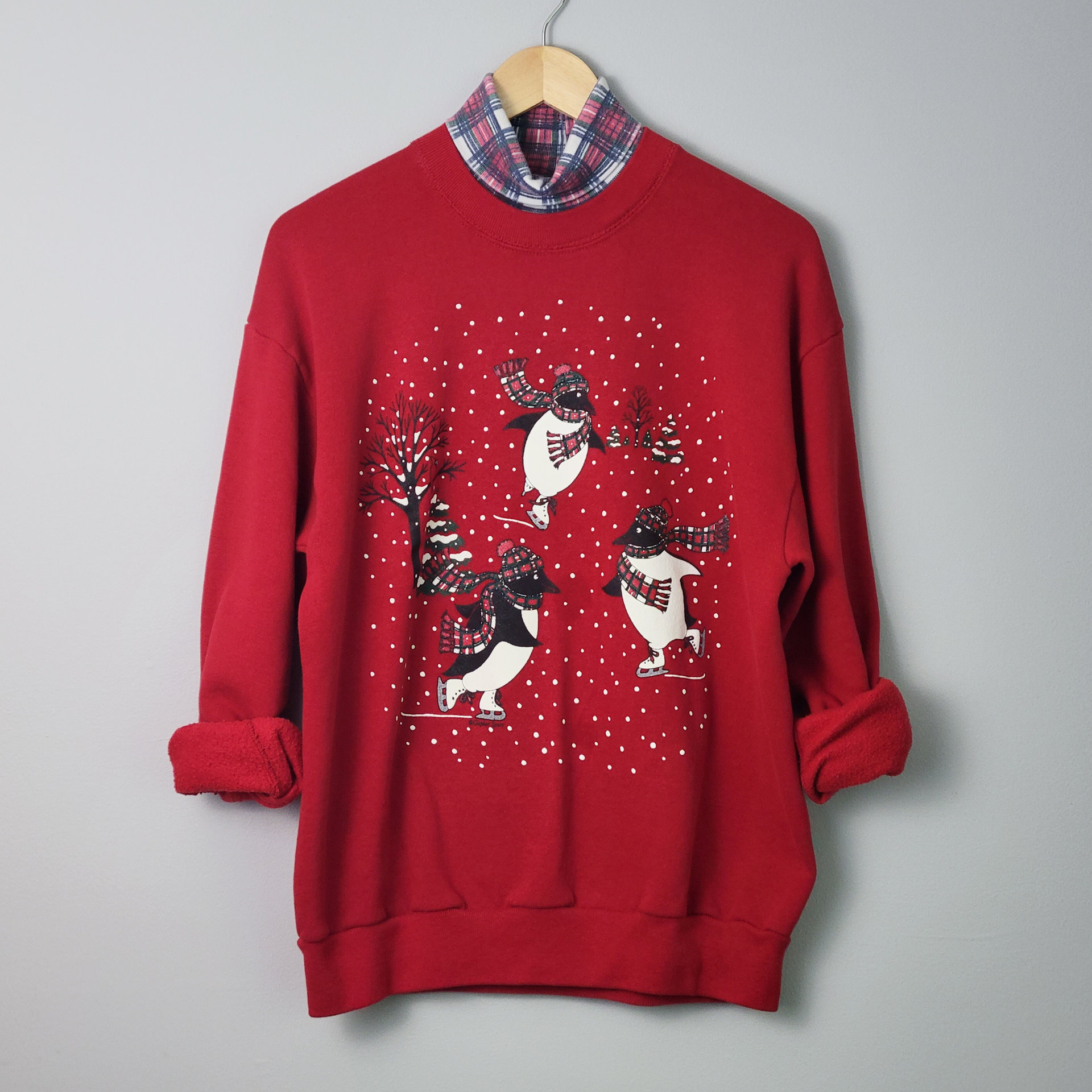 80's cute penguin Christmas sweatshirt, women's size large