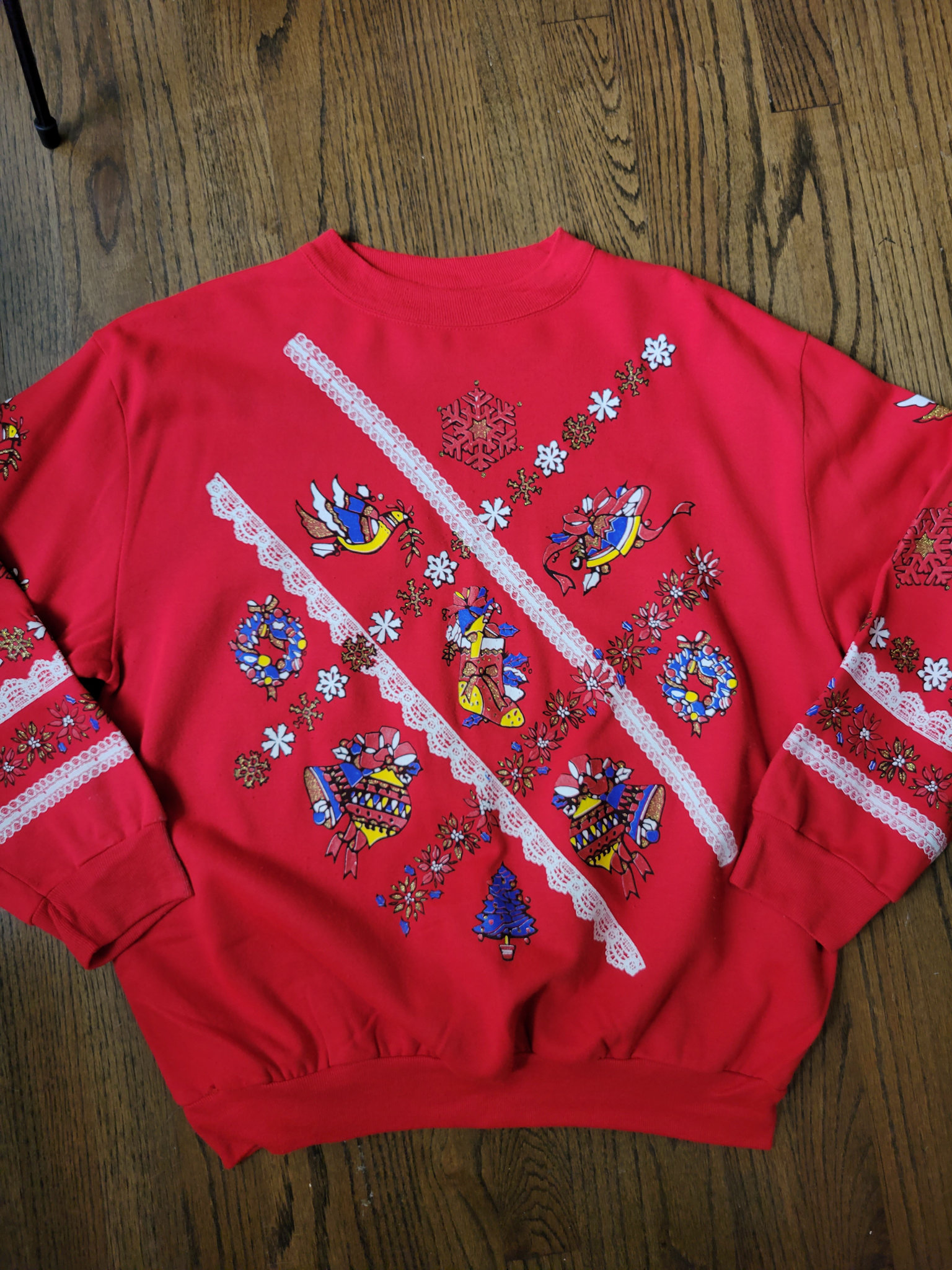 80's red Christmas sweatshirt, women's size large