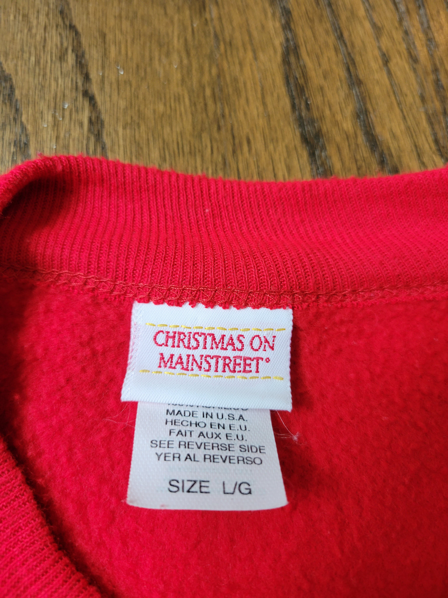 80's red Christmas sweatshirt, women's size large