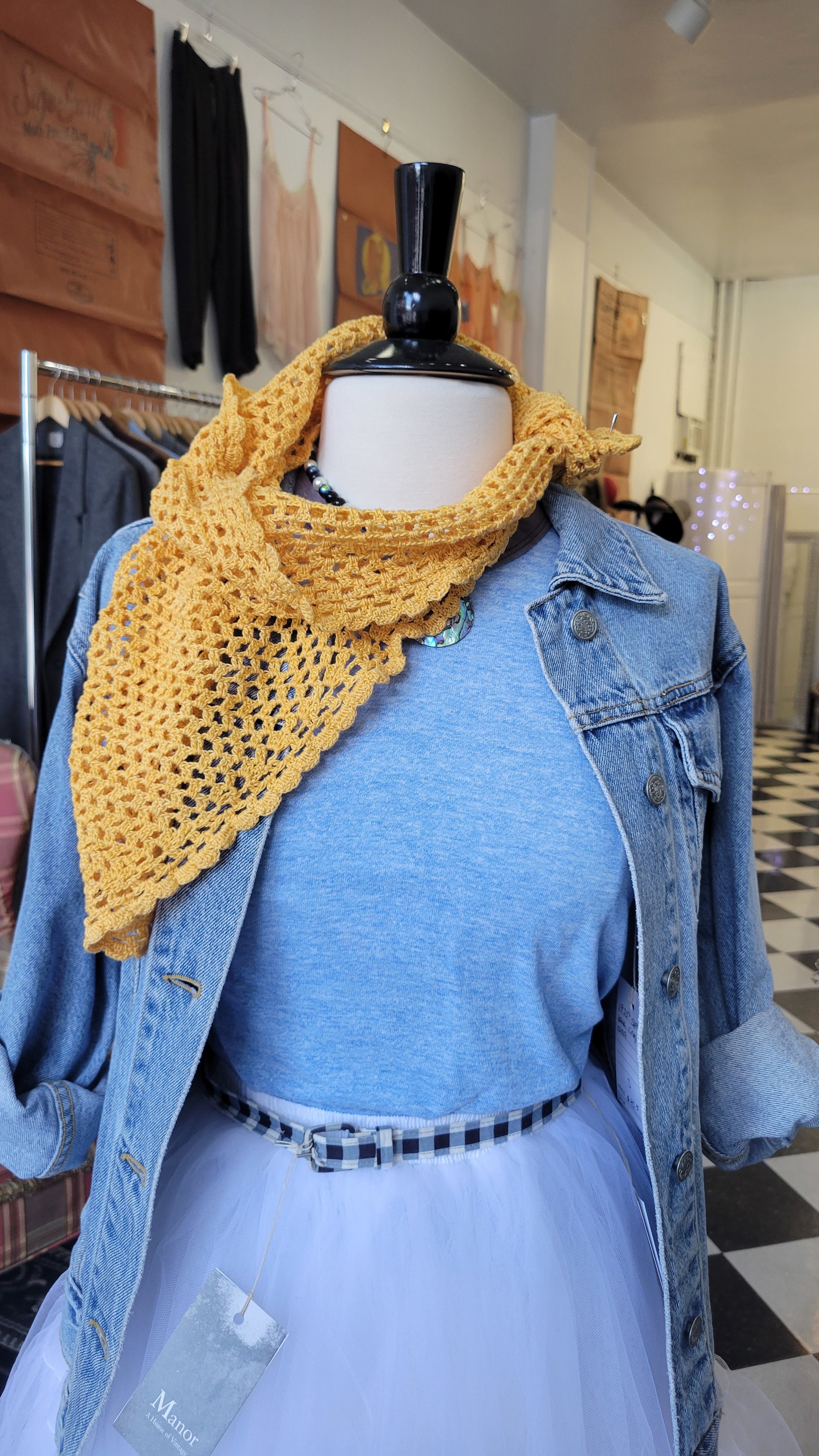 1970's crochet triangle scarf