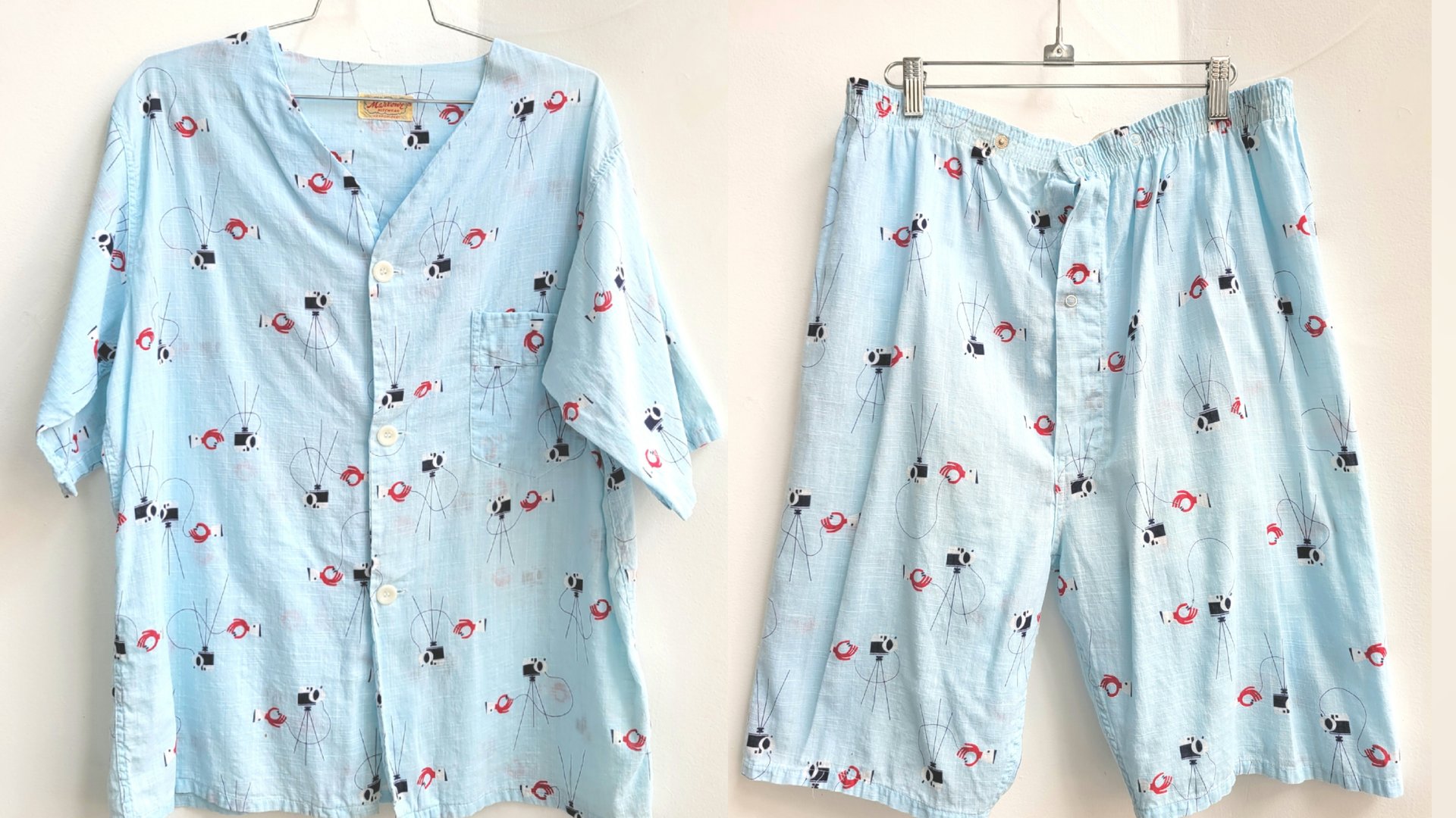 1950 Marlowe Mid Century Modern camera cotton set, medium