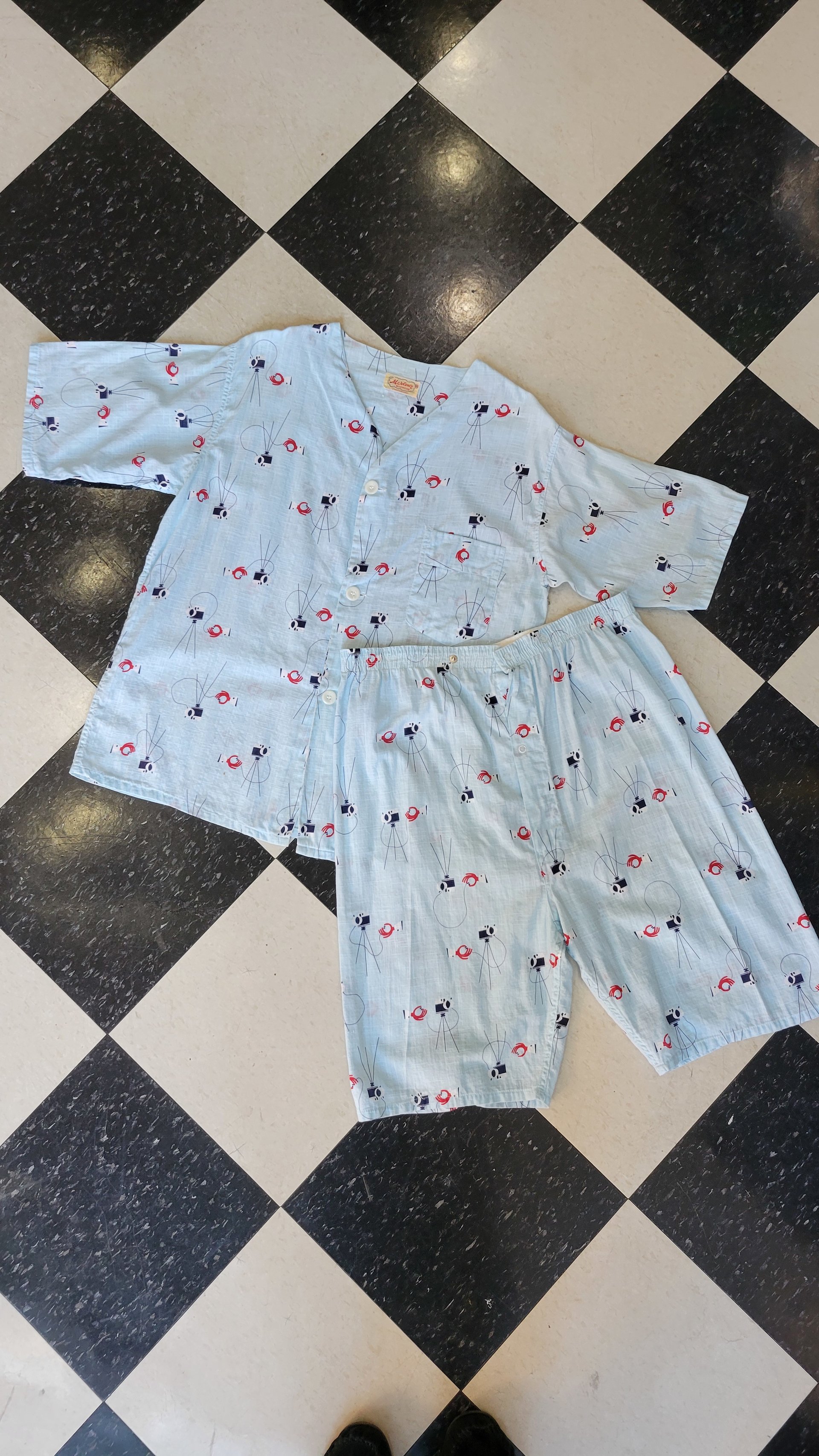 1950 Marlowe Mid Century Modern camera cotton set, medium