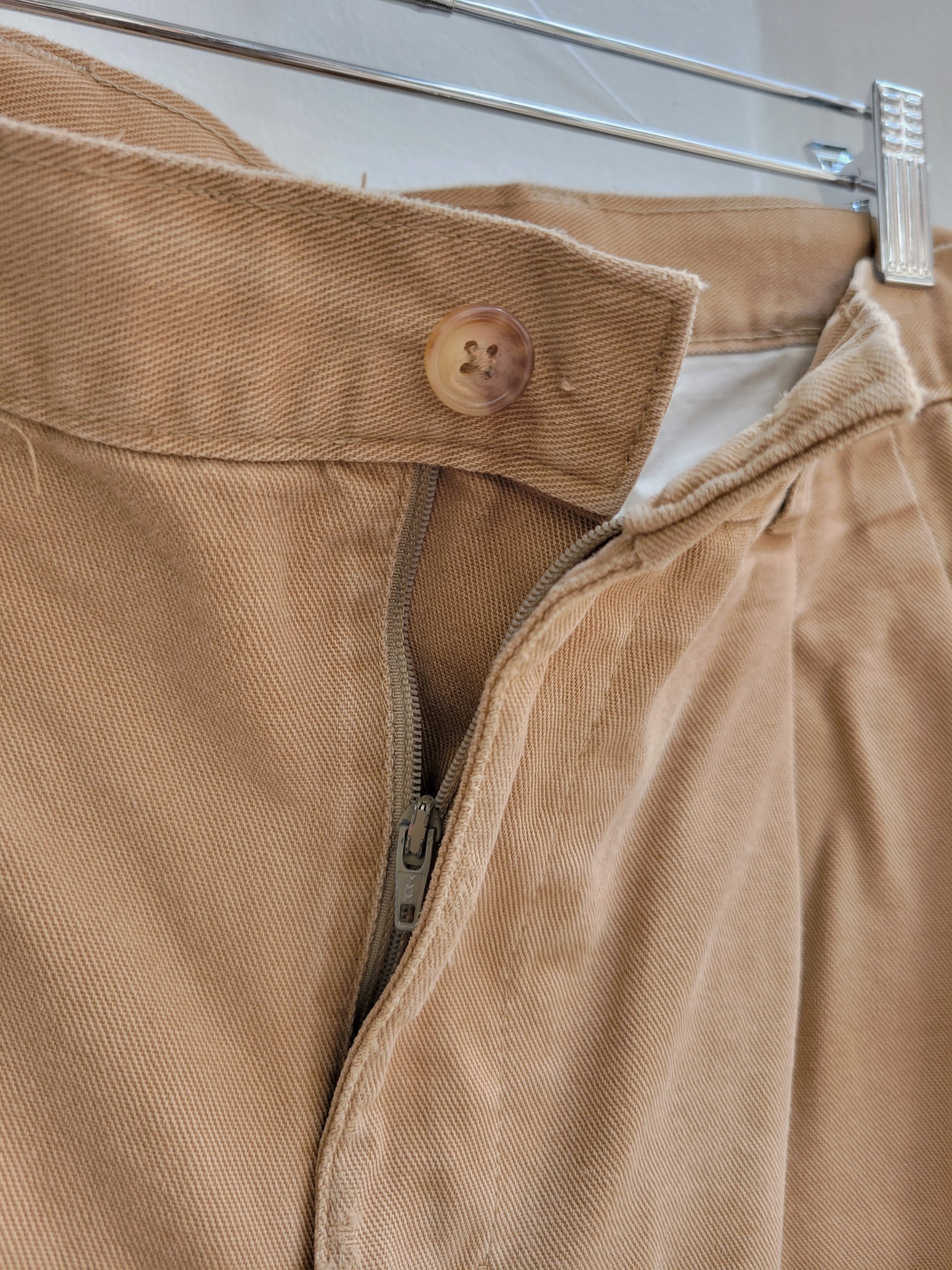 1990 INC distressed pleated khaki shorts, size 34