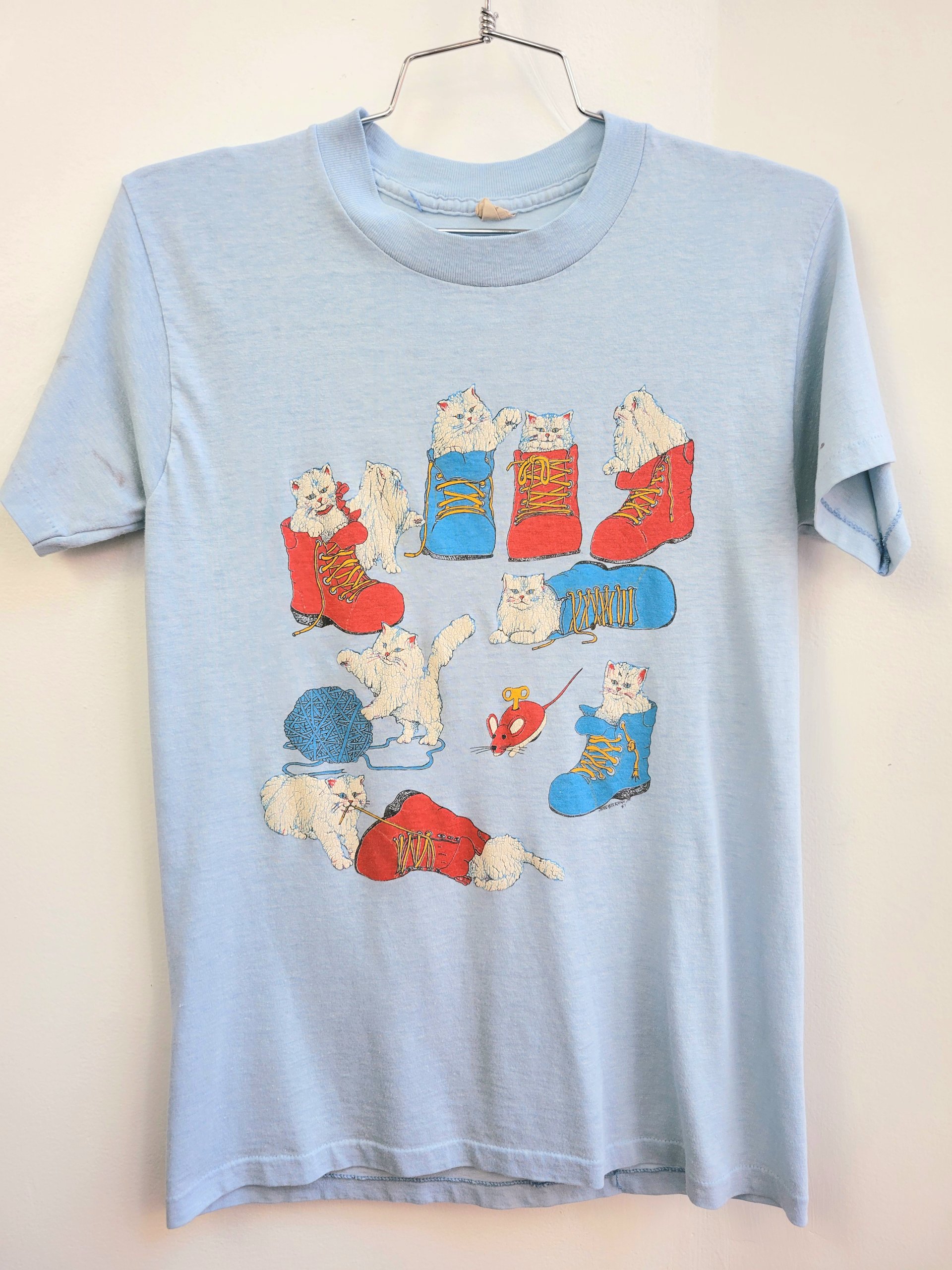 1987 kittens in boots distressed tee shirt, size small