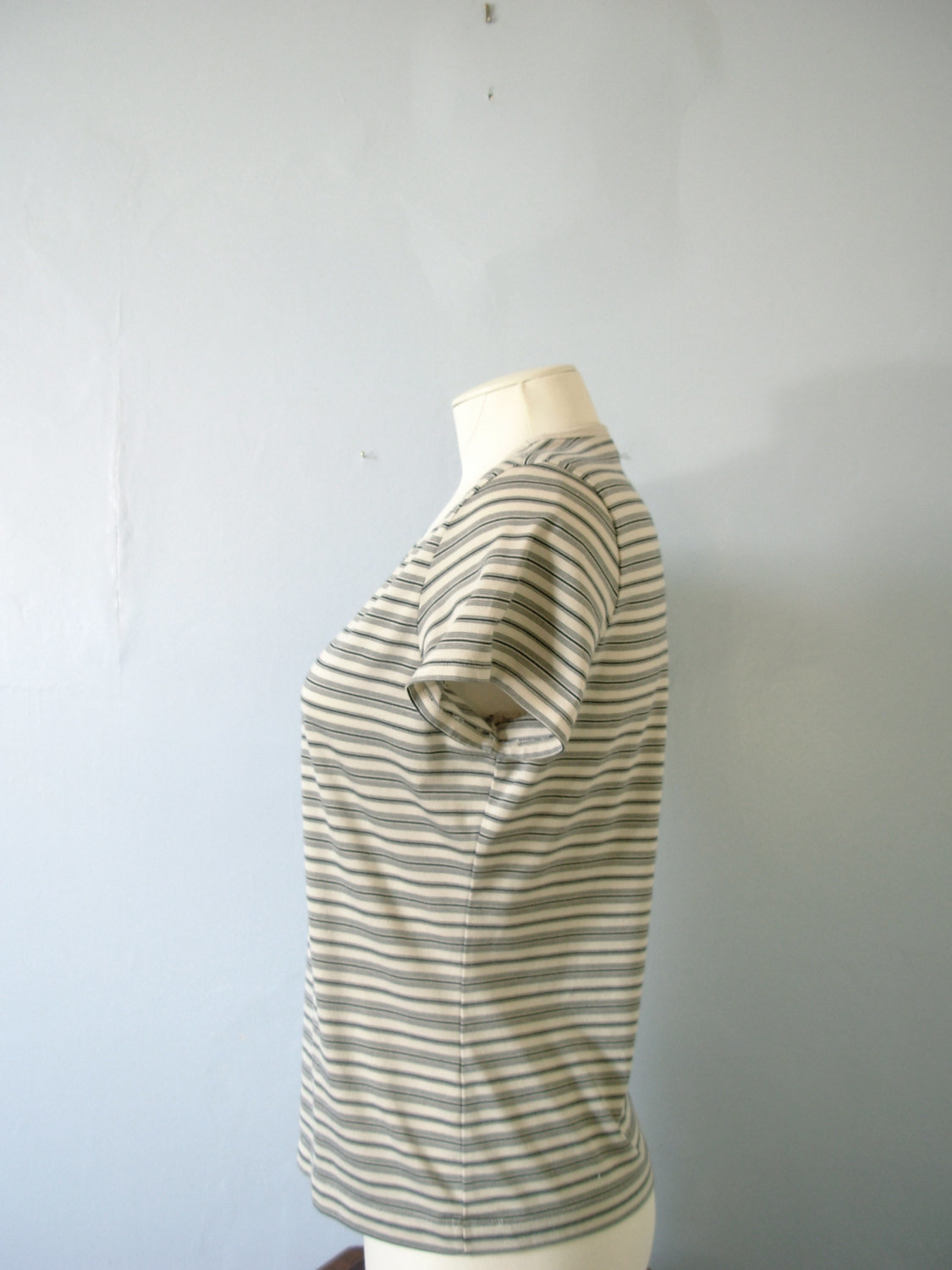 Vintage 90's beige and black striped shirt, size medium / large