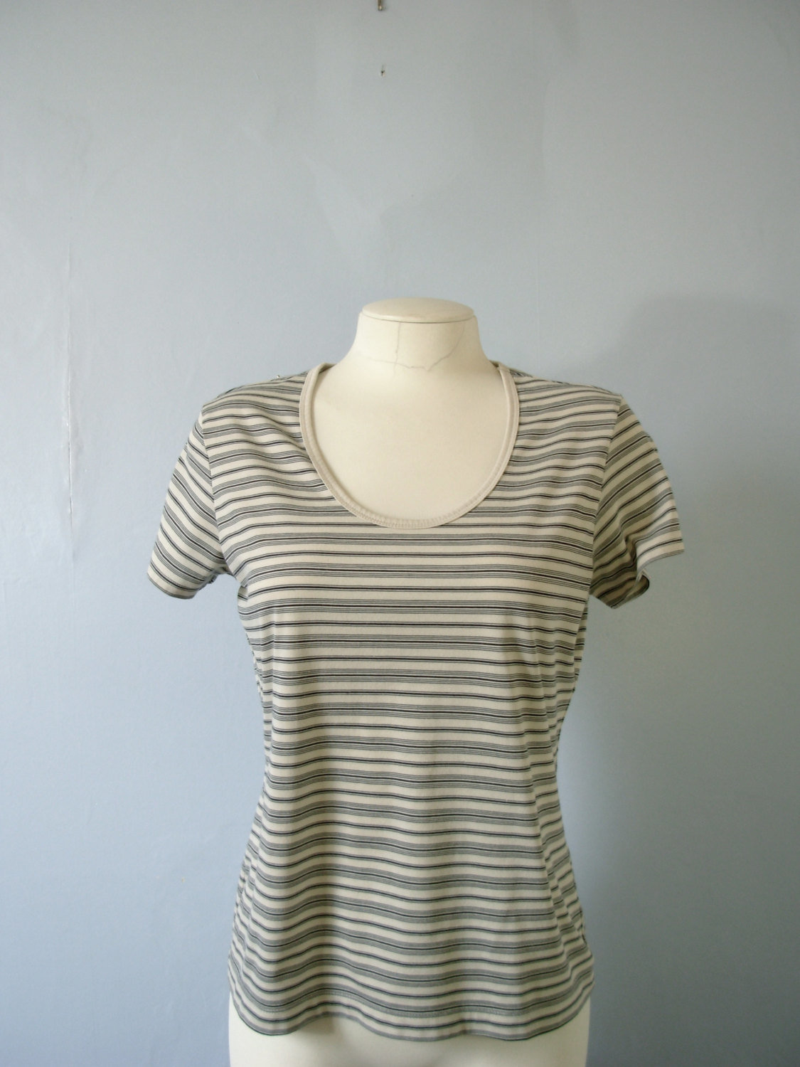 Vintage 90's beige and black striped shirt, size medium / large