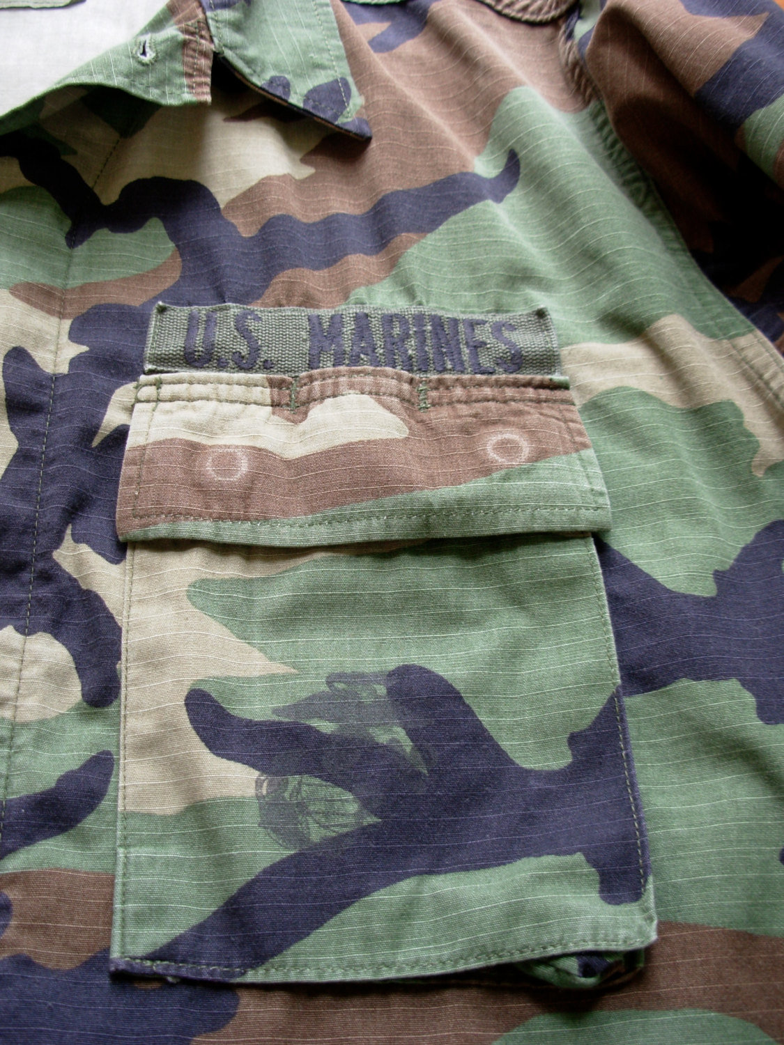 Vintage 90's distressed grunge camo jacket, military camo shirt, army camouflage fatigues, size medium - regular