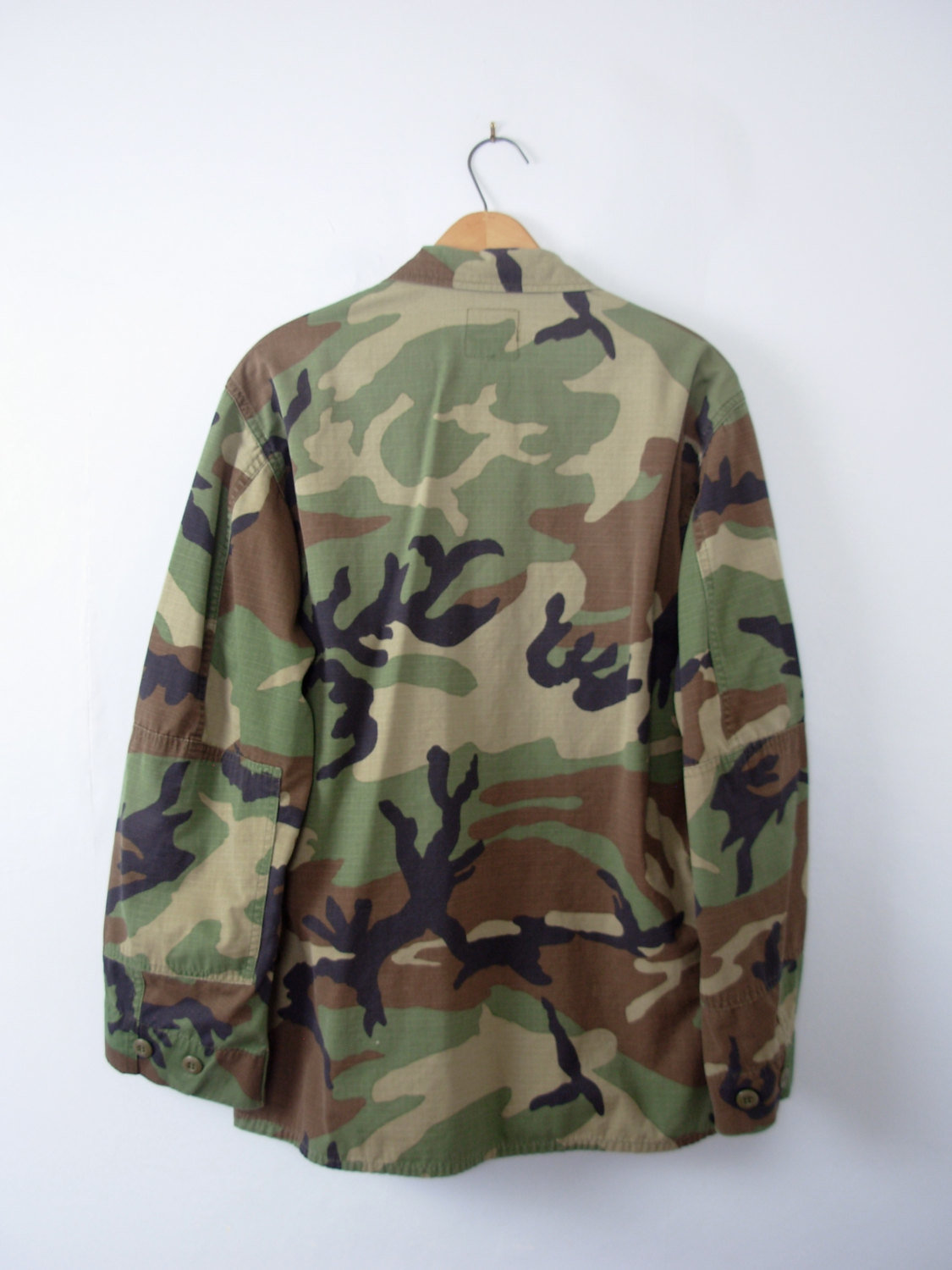 Vintage 90's distressed grunge camo jacket, military camo shirt, army camouflage fatigues, size medium - regular