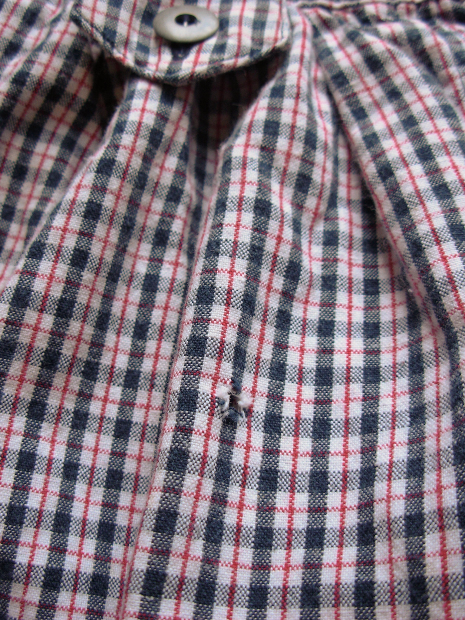 80's distressed plaid high waisted pleated shorts, women's size medium