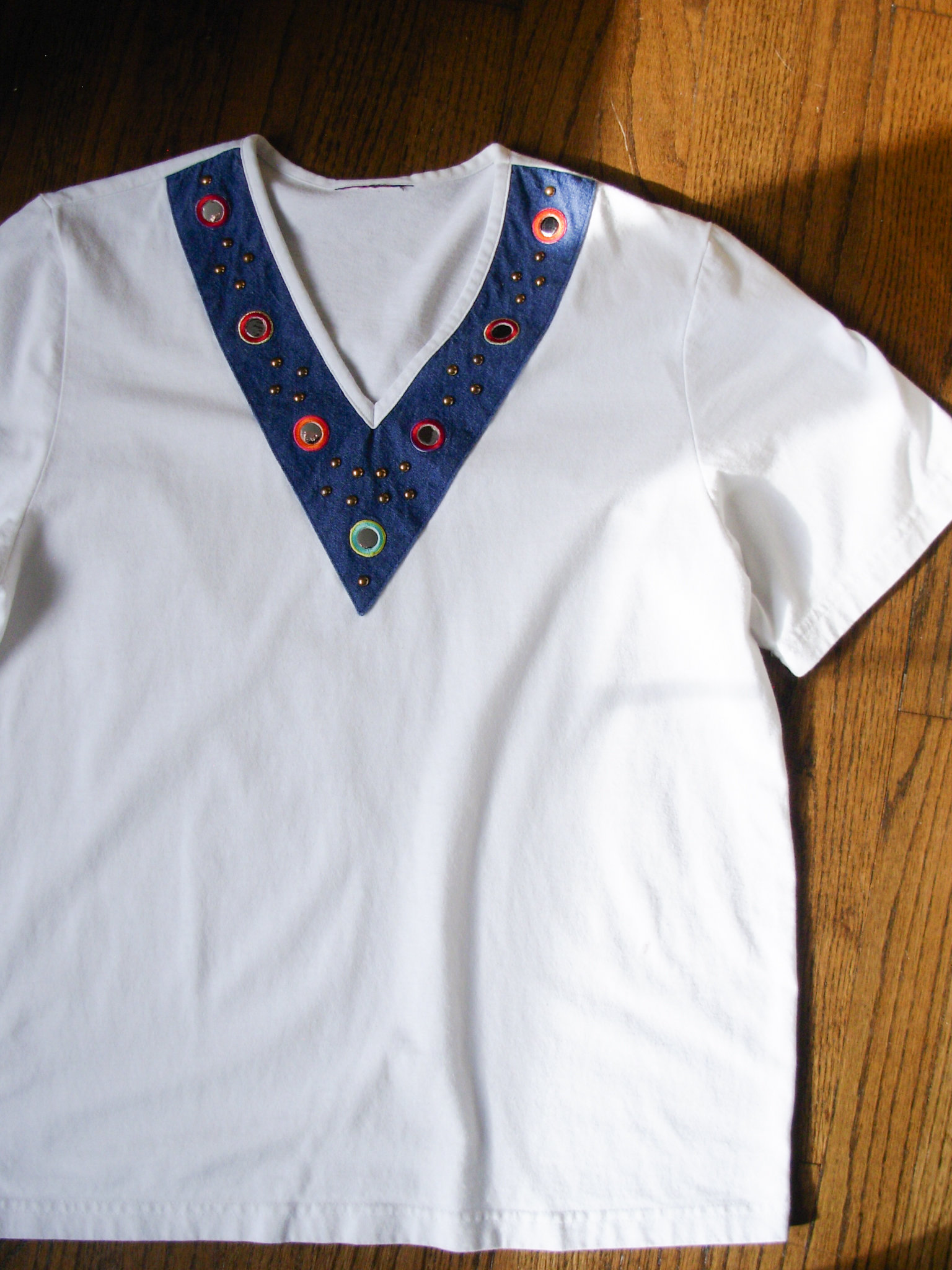 80's bedazzled white tee shirt, women's size medium