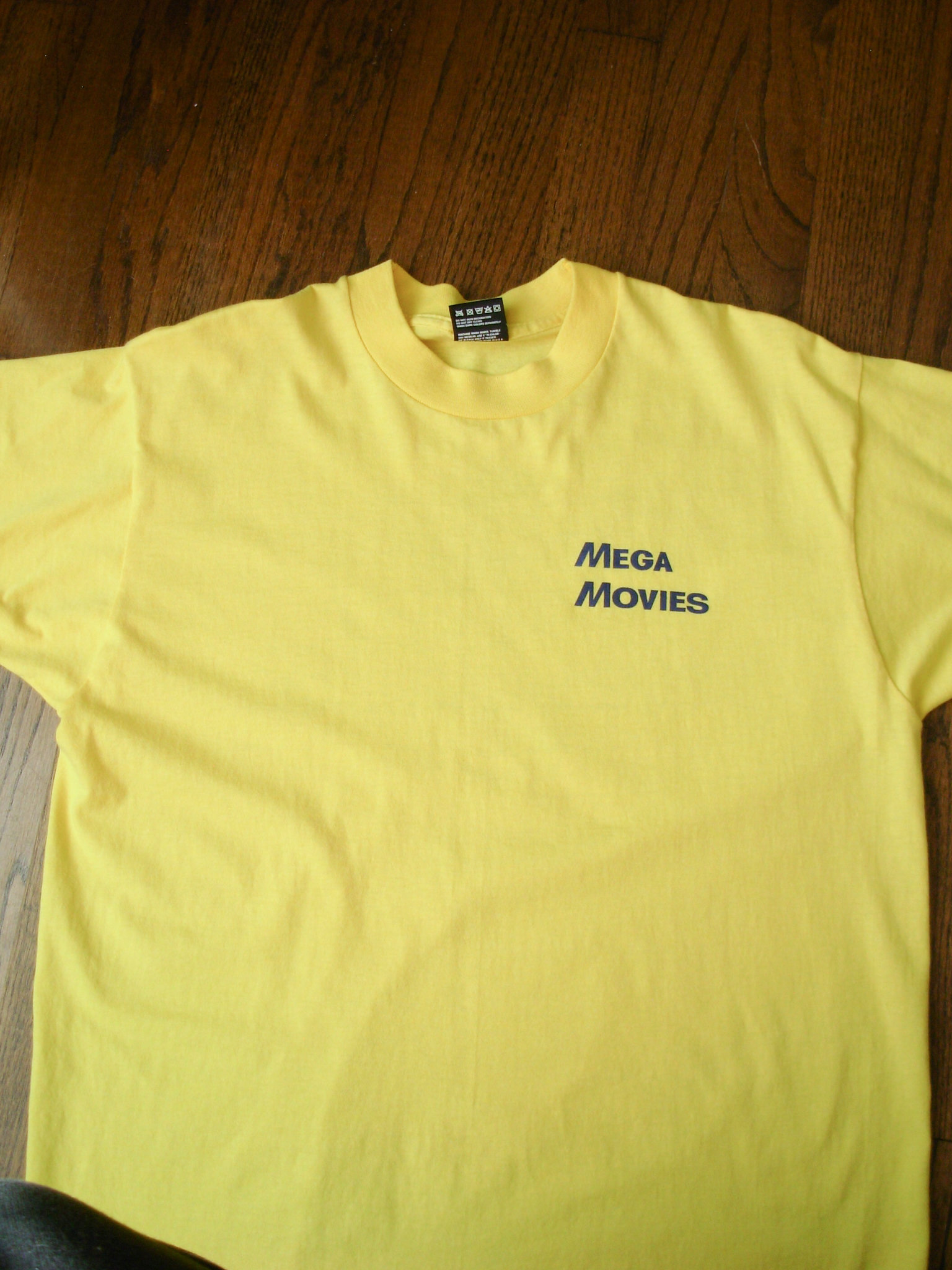 90's Beverly Hillbillies Mega Movies tee shirt, men's size large