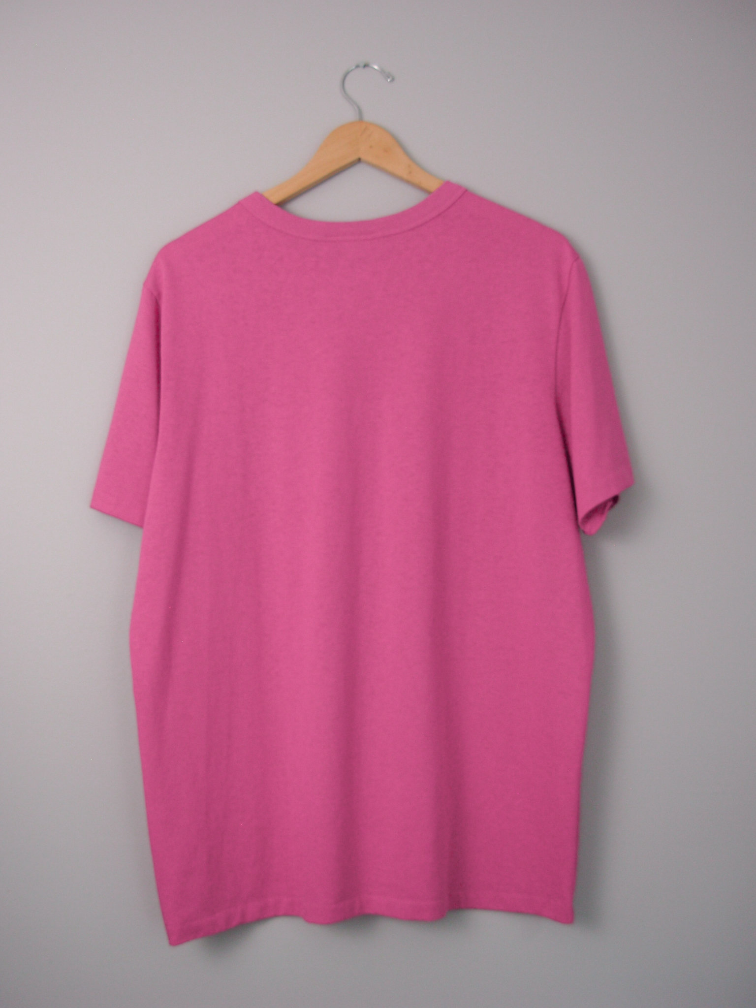 80's plain pink tee shirt with pocket, size medium