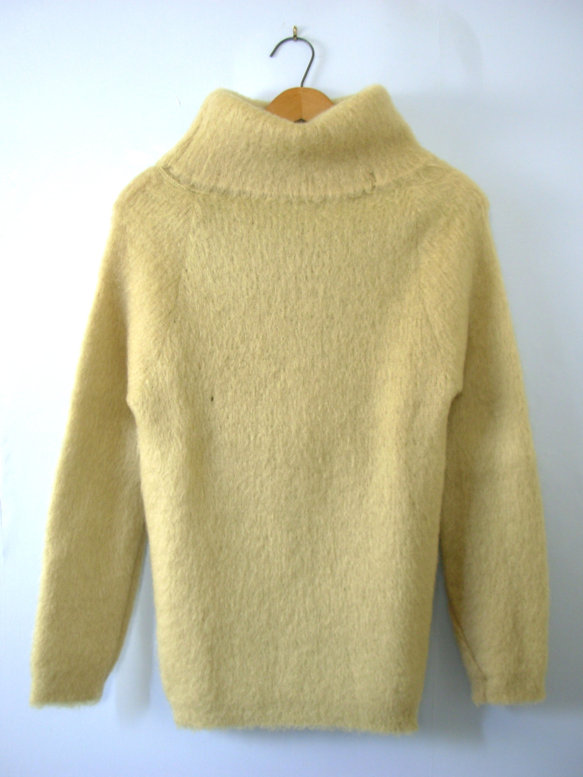 Vintage 60's pale yellow chartreuse Mohair turtleneck sweater, women's size small