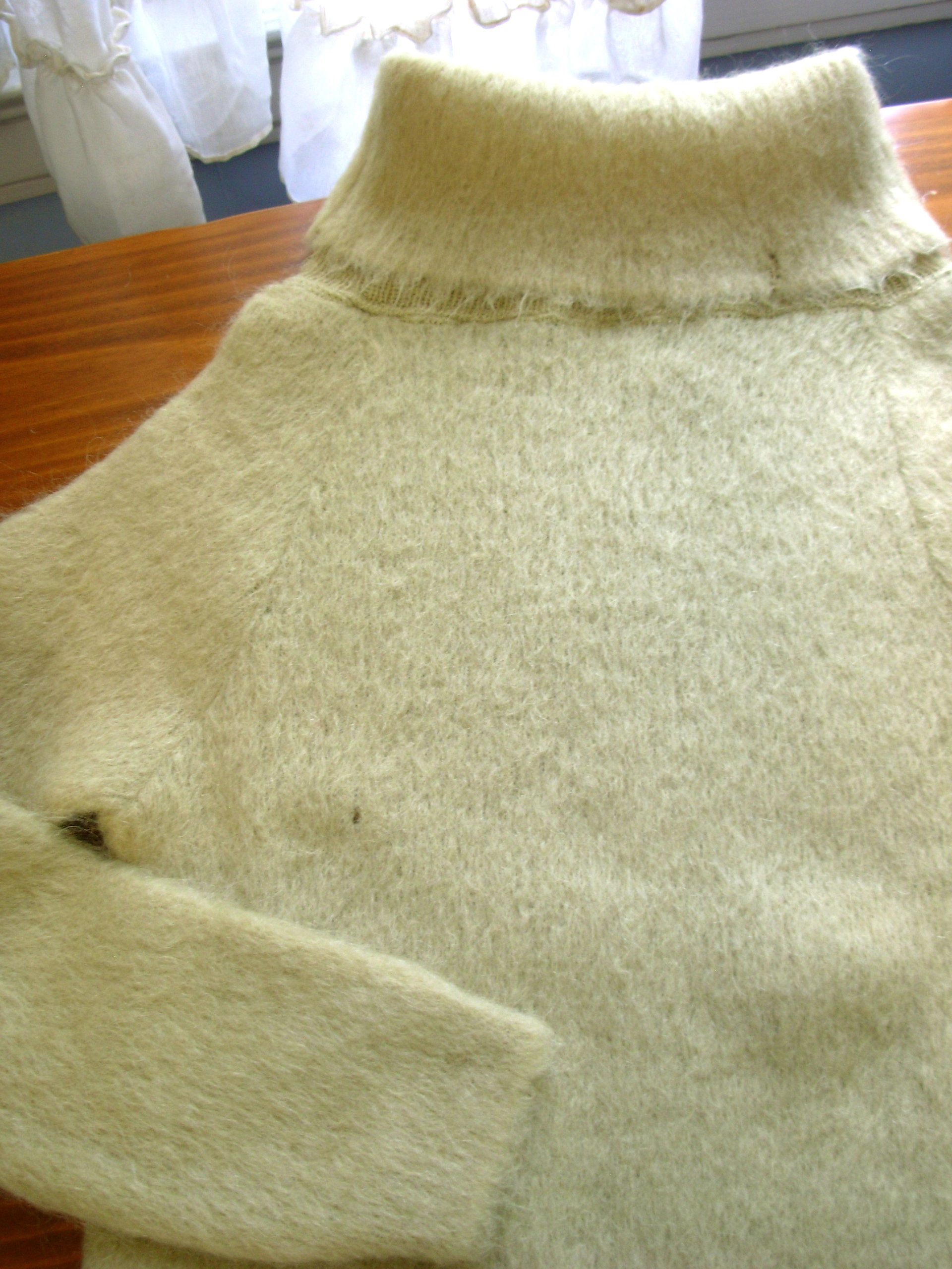 Vintage 60's pale yellow chartreuse Mohair turtleneck sweater, women's size small