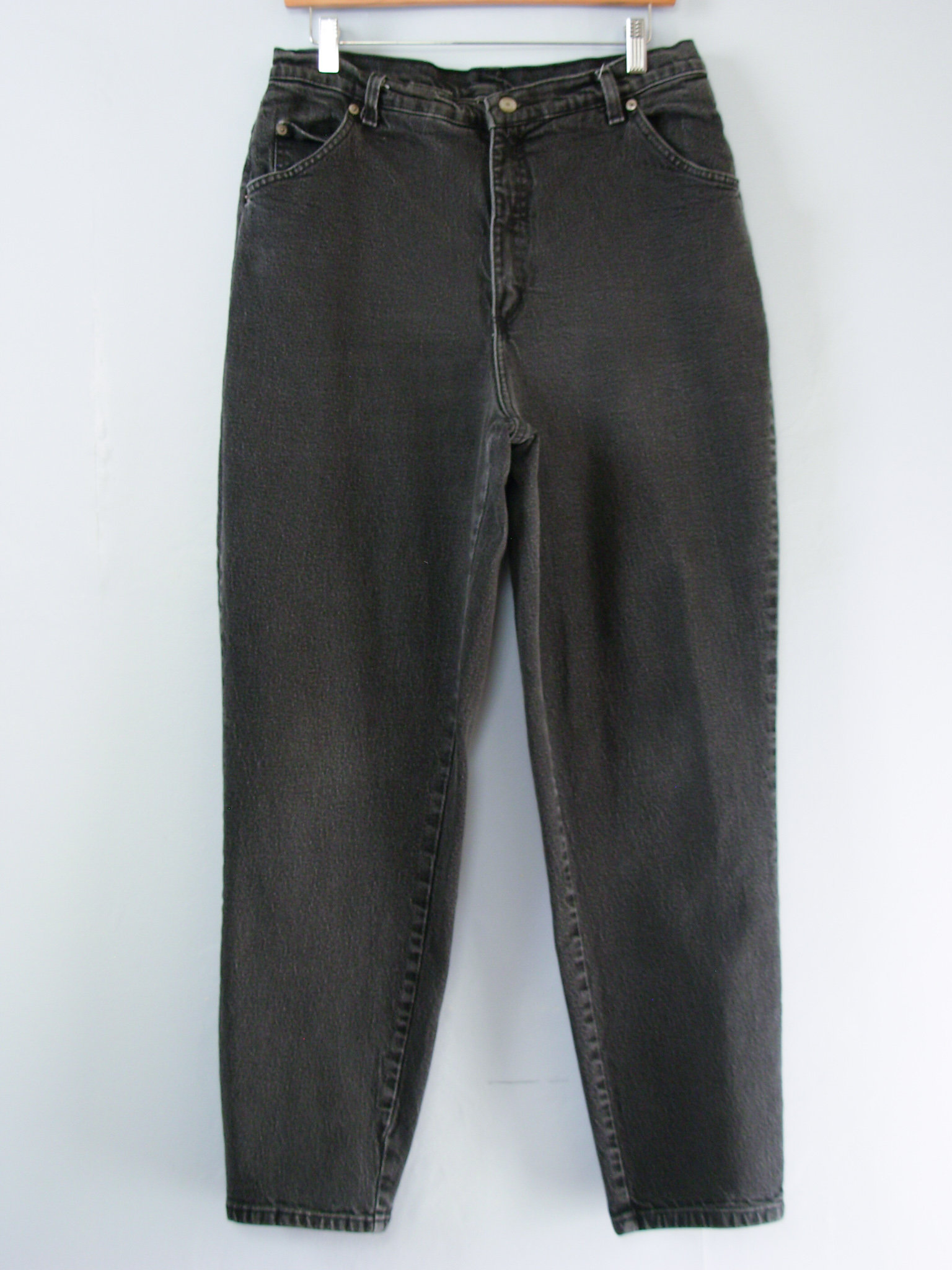 90's high waisted black stretch jeans with tapered leg, women's size 16 / 18