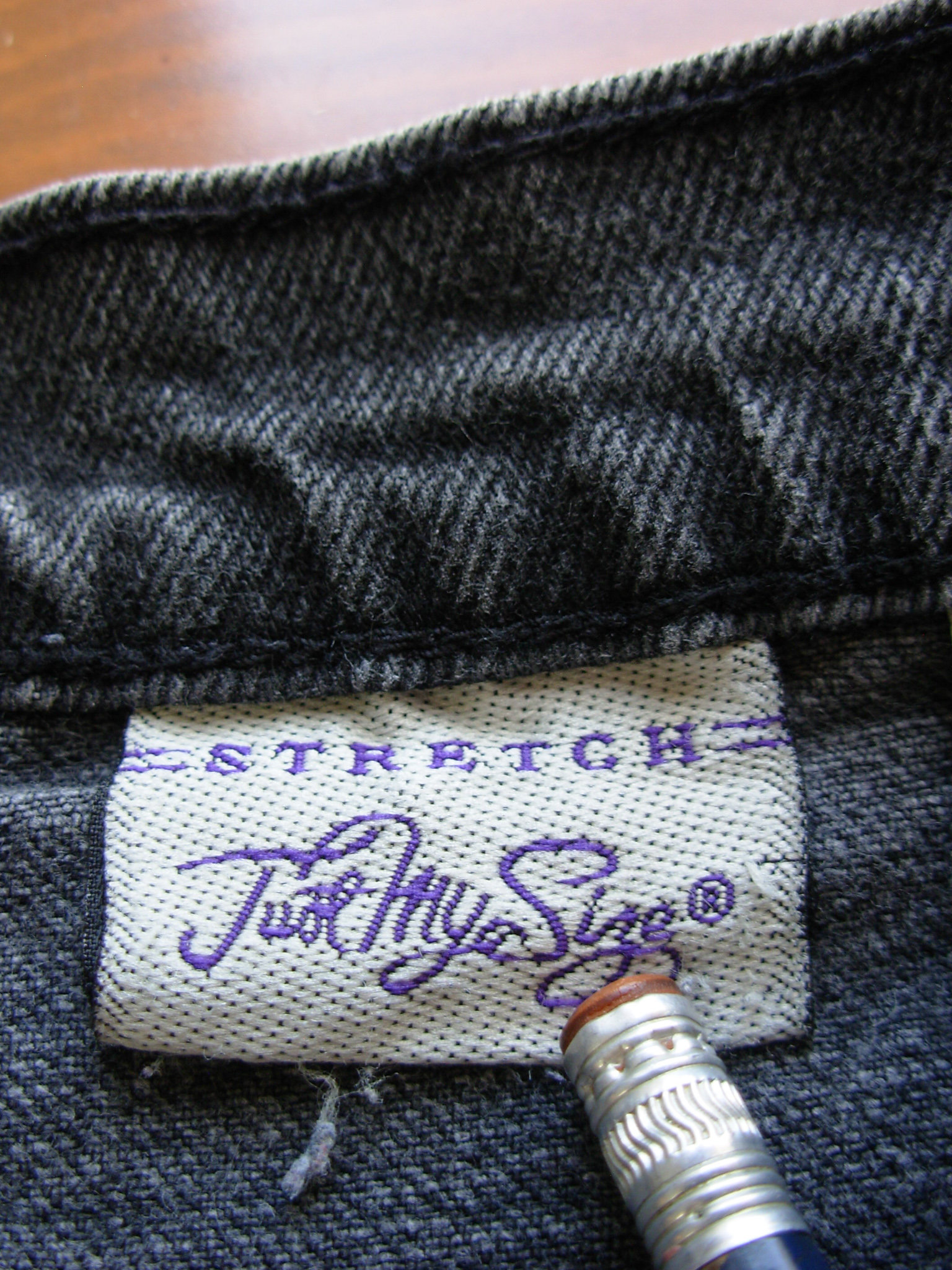 90's high waisted black stretch jeans with tapered leg, women's size 16 / 18