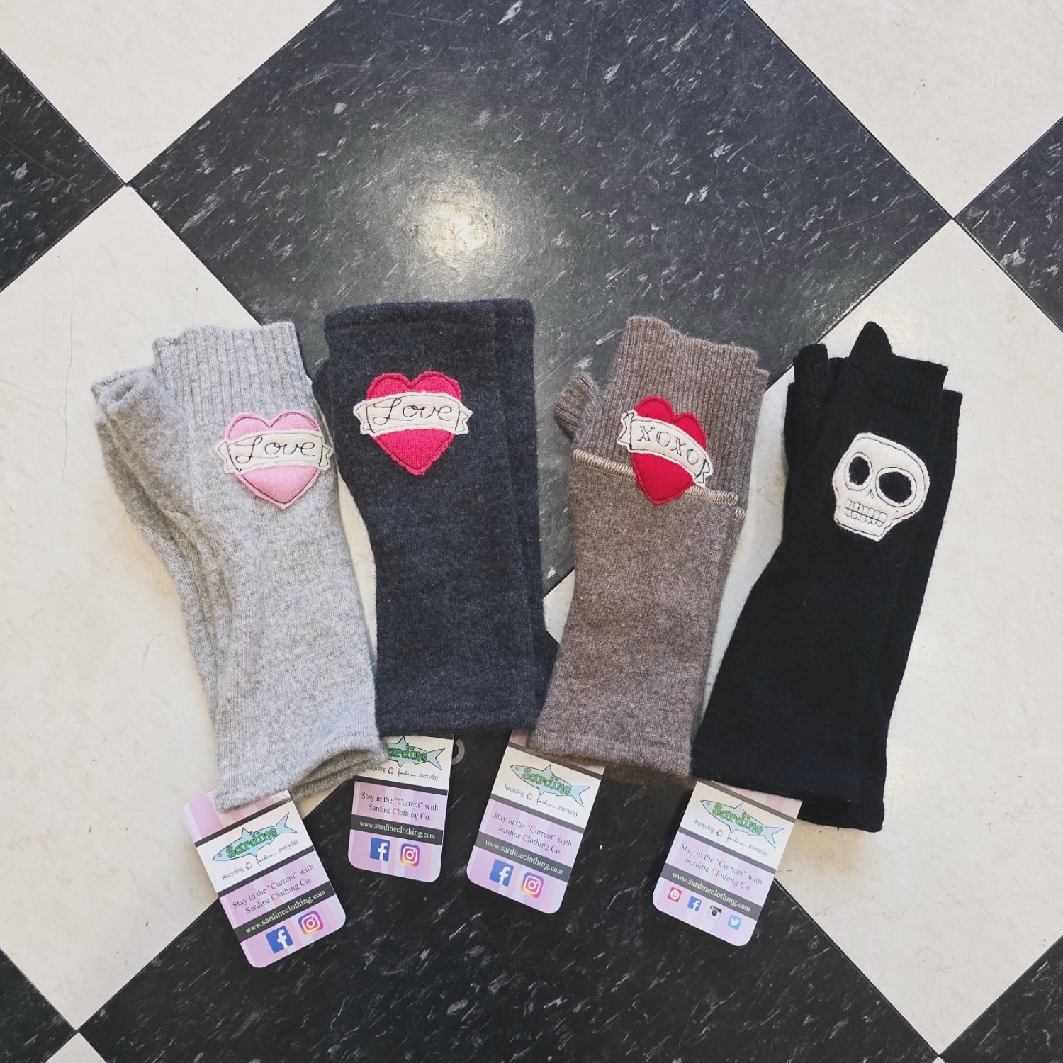 Upcycled cashmere gloves