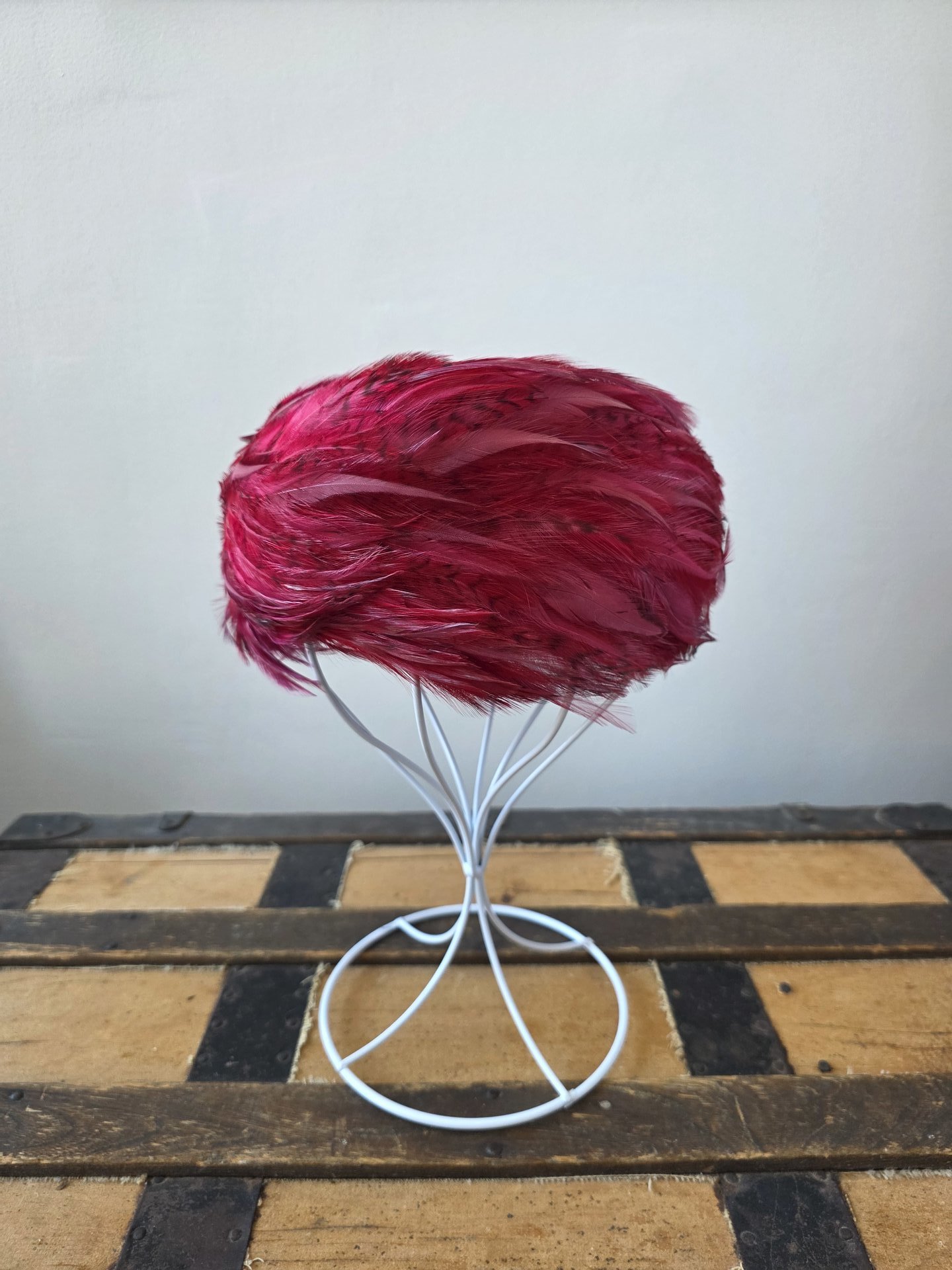 1950 Cecille Lorraine fuchsia pink feather pill box hat