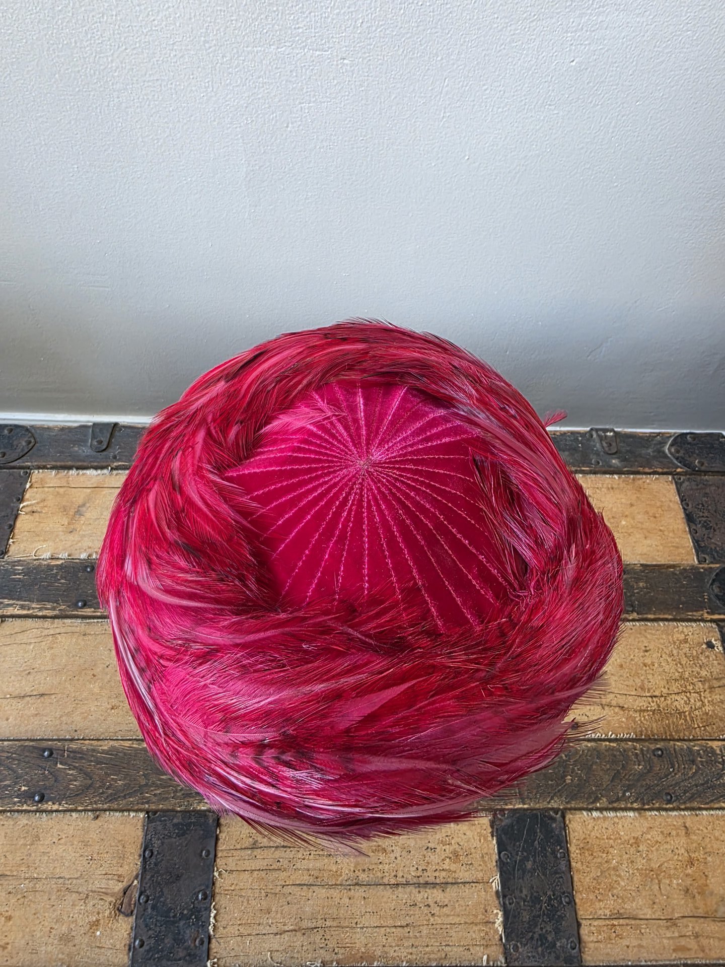1950 Cecille Lorraine fuchsia pink feather pill box hat