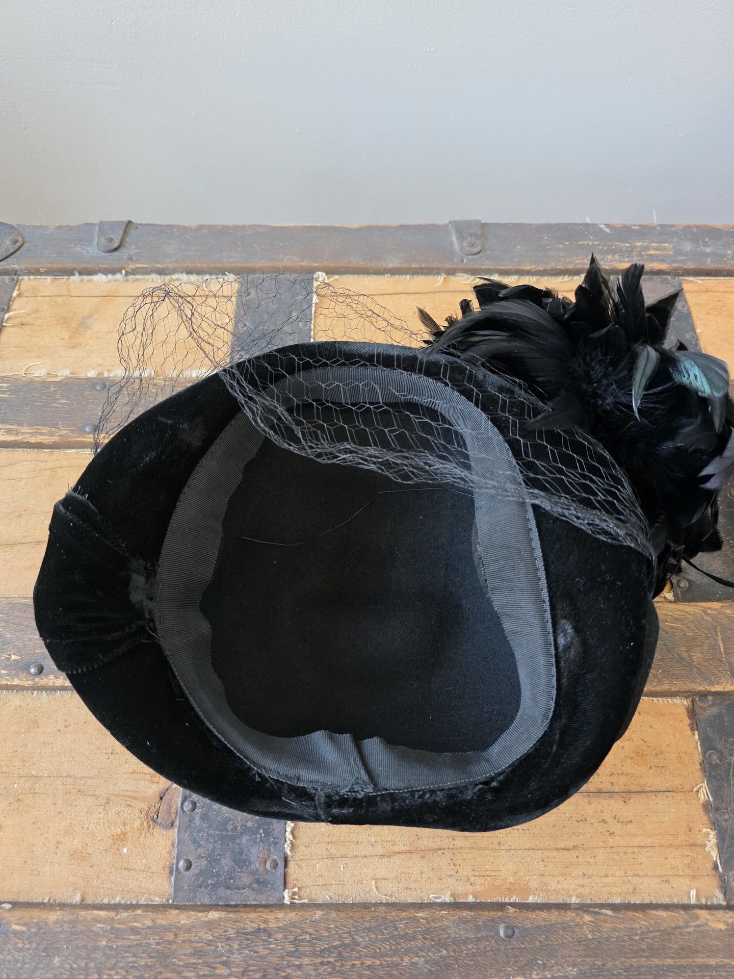 1940 wool and velvet crescent hat with feathers