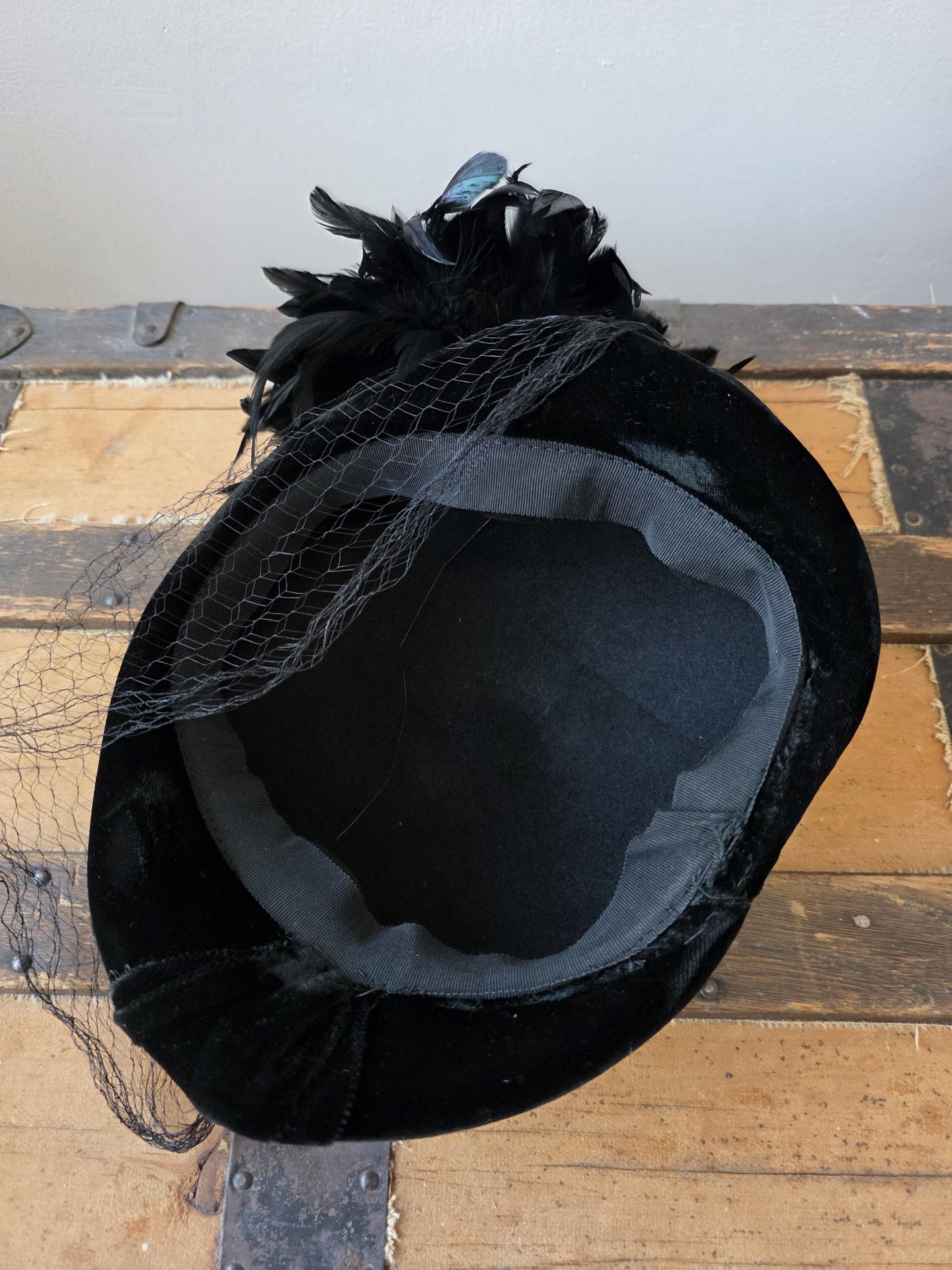 1940 wool and velvet crescent hat with feathers