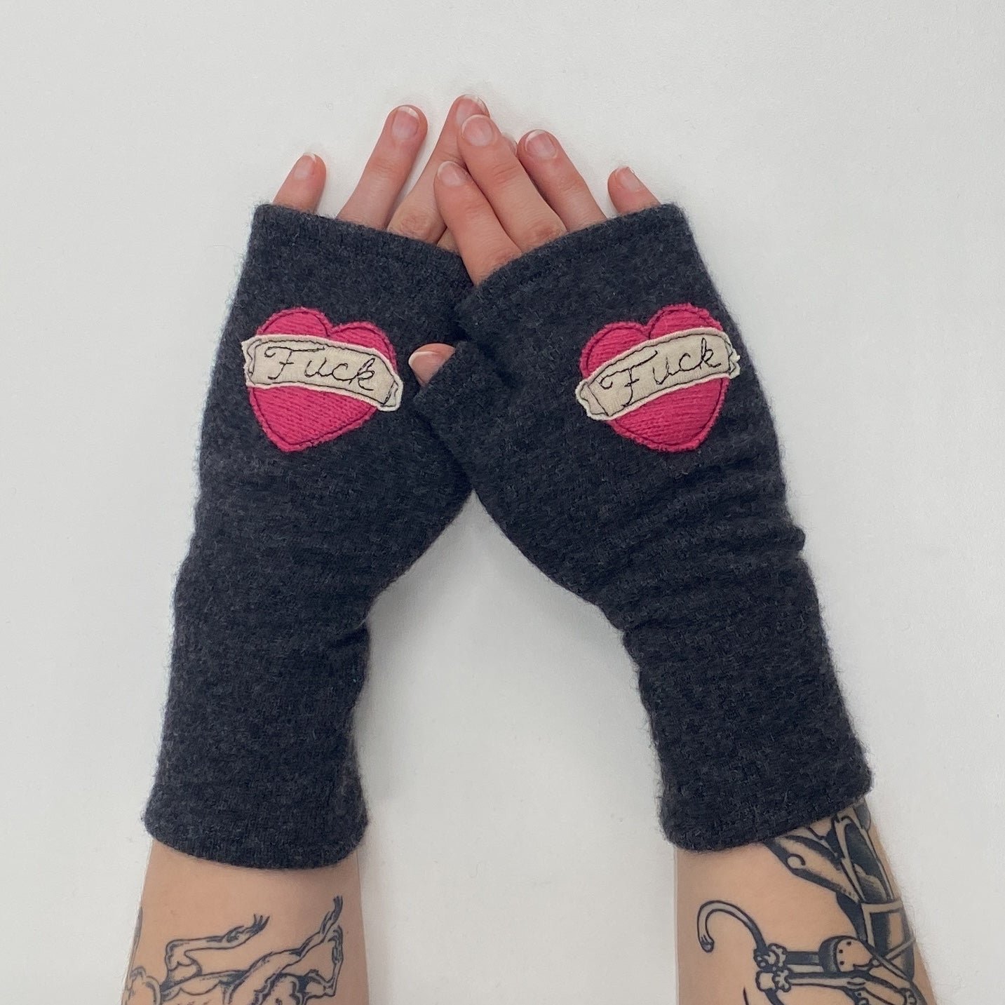 Upcycled cashmere gloves