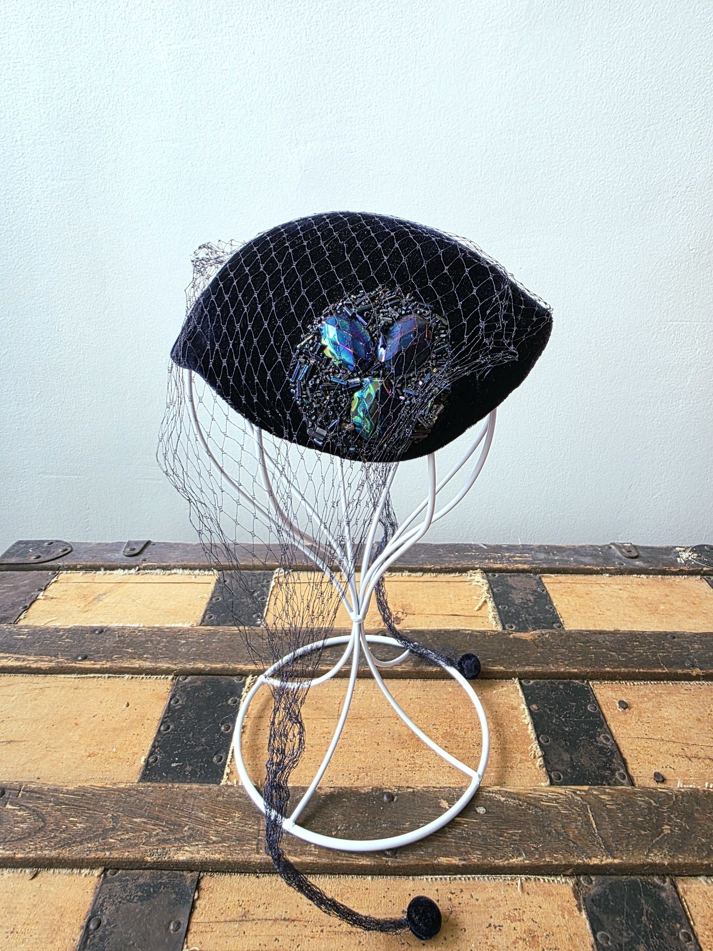 1950 blue velvet crescent fascinator hat