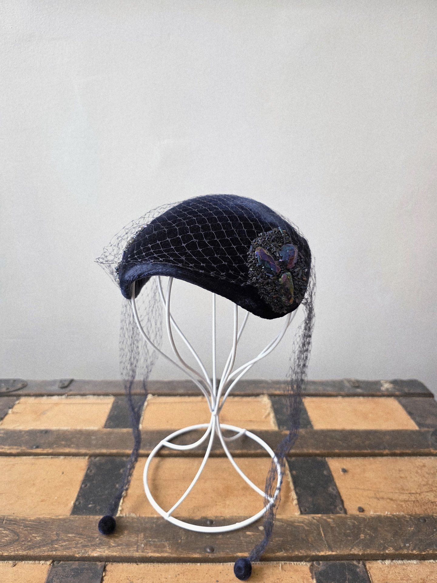 1950 blue velvet crescent fascinator hat