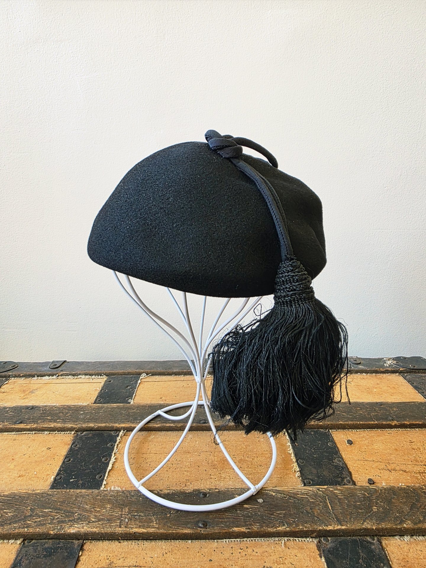 1940 New Cap Henry Pollak black wool beret tilt hat