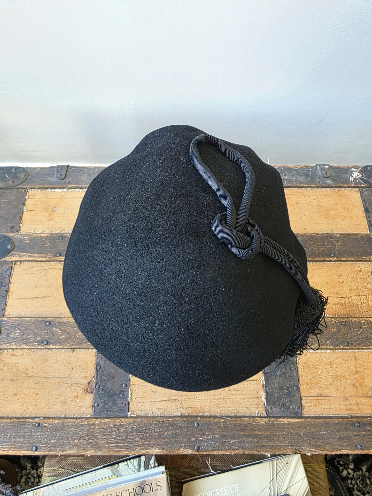 1940 New Cap Henry Pollak black wool beret tilt hat
