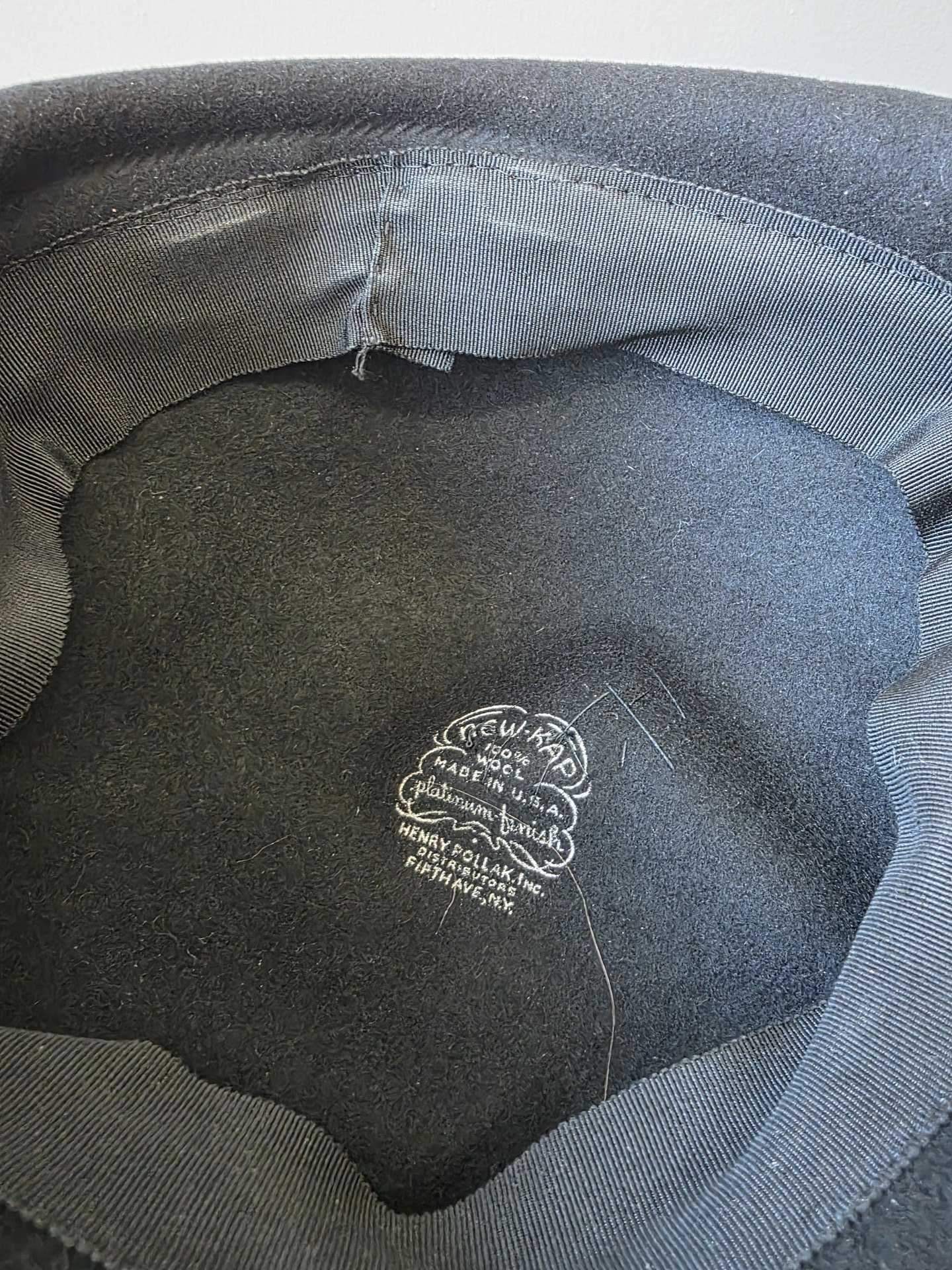 1940 New Cap Henry Pollak black wool beret tilt hat