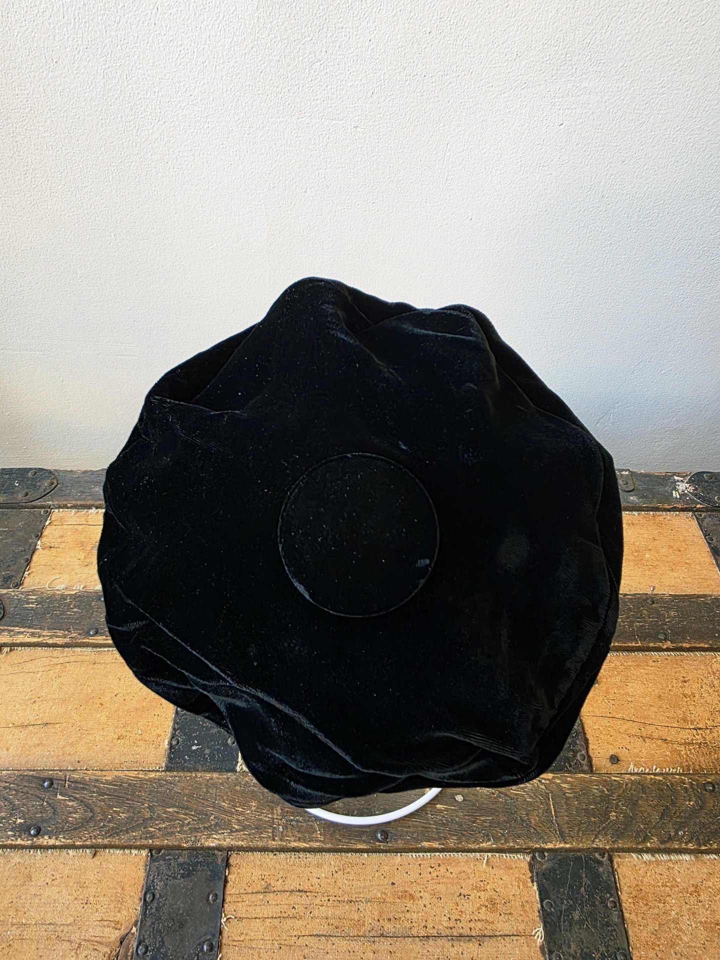 1940 silk black velvet beret tilt hat
