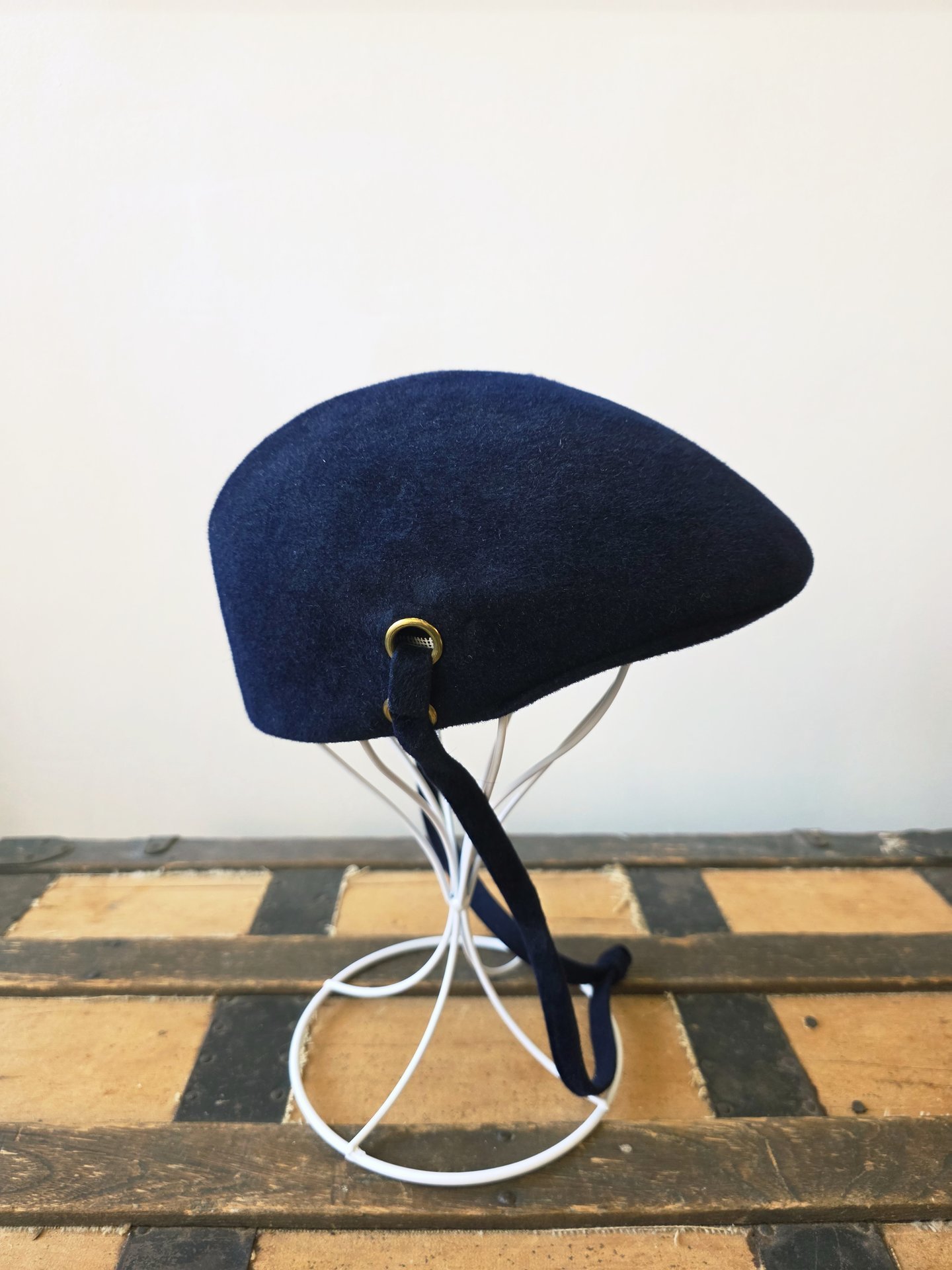 1960 Paris Boutique navy blue fur felt driving hat