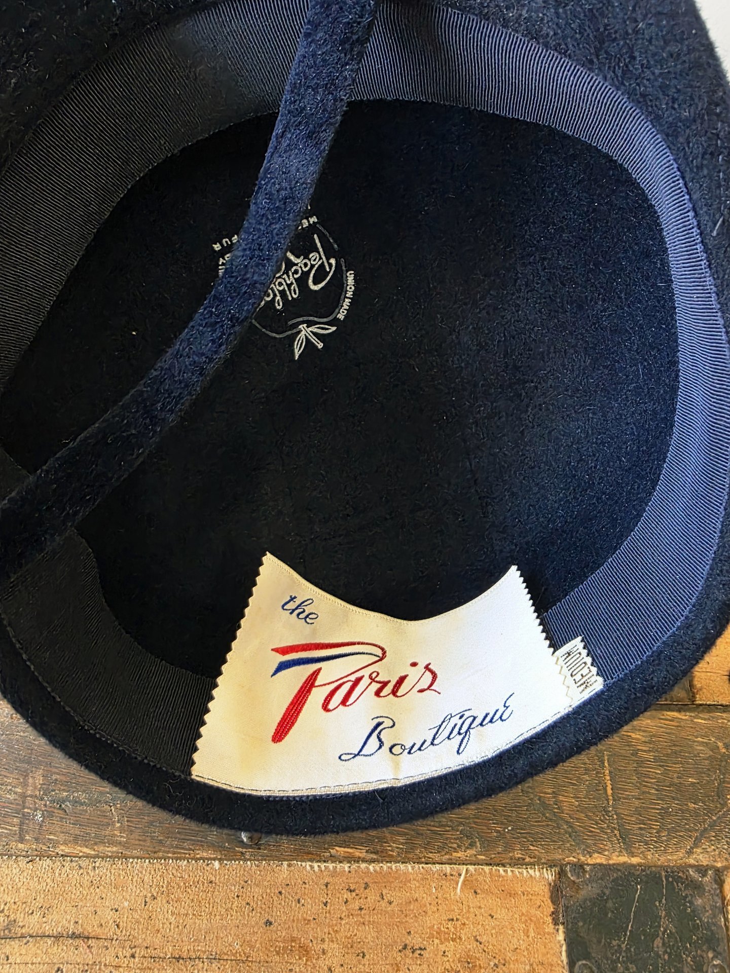 1960 Paris Boutique navy blue fur felt driving hat