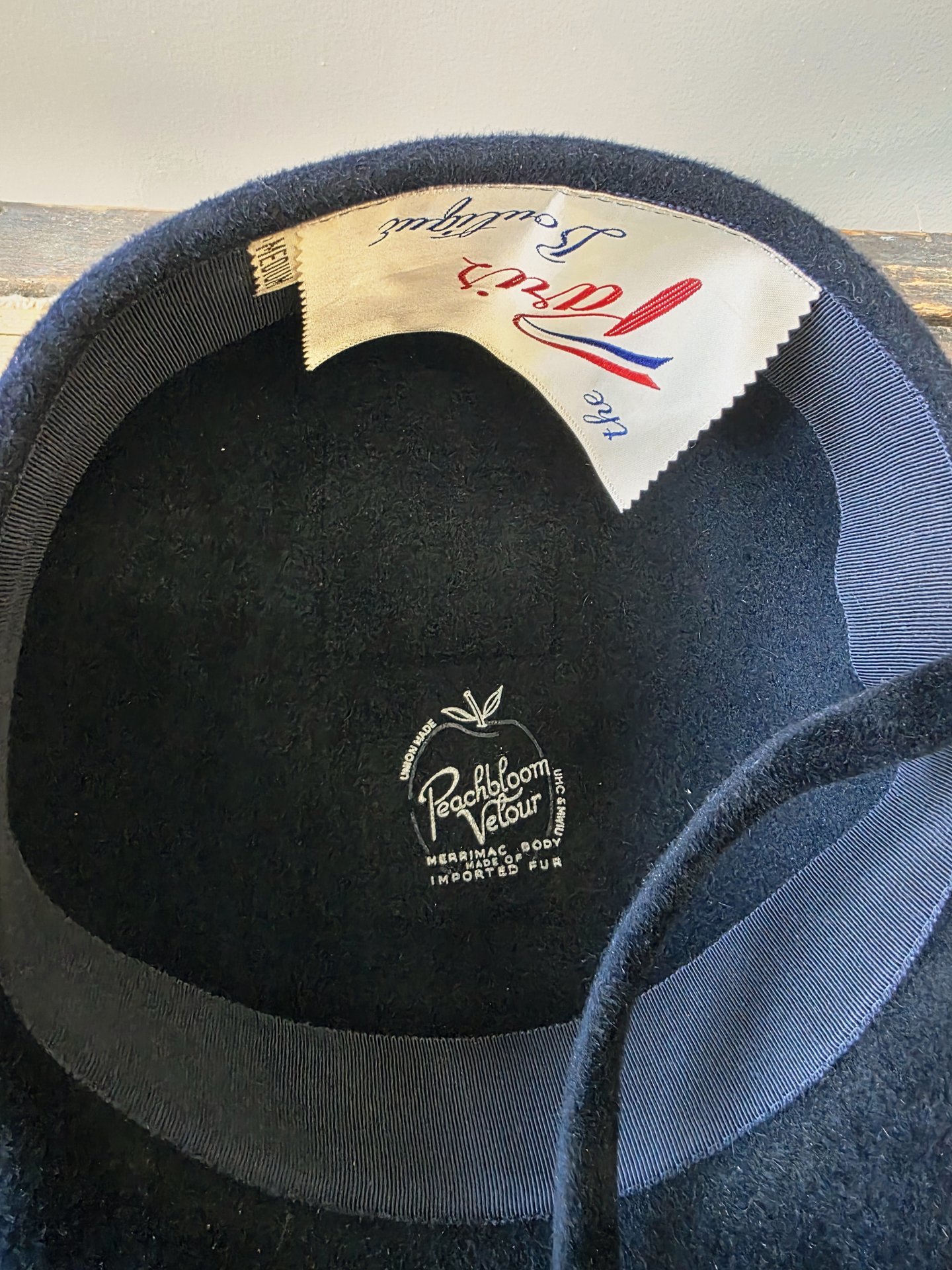 1960 Paris Boutique navy blue fur felt driving hat
