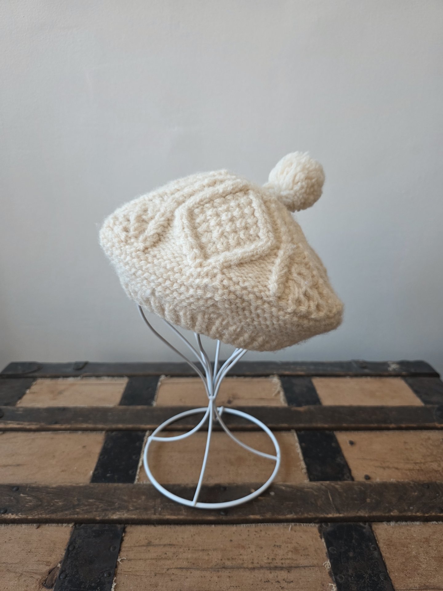 1960 Loch Garman Irish ecru wool beret