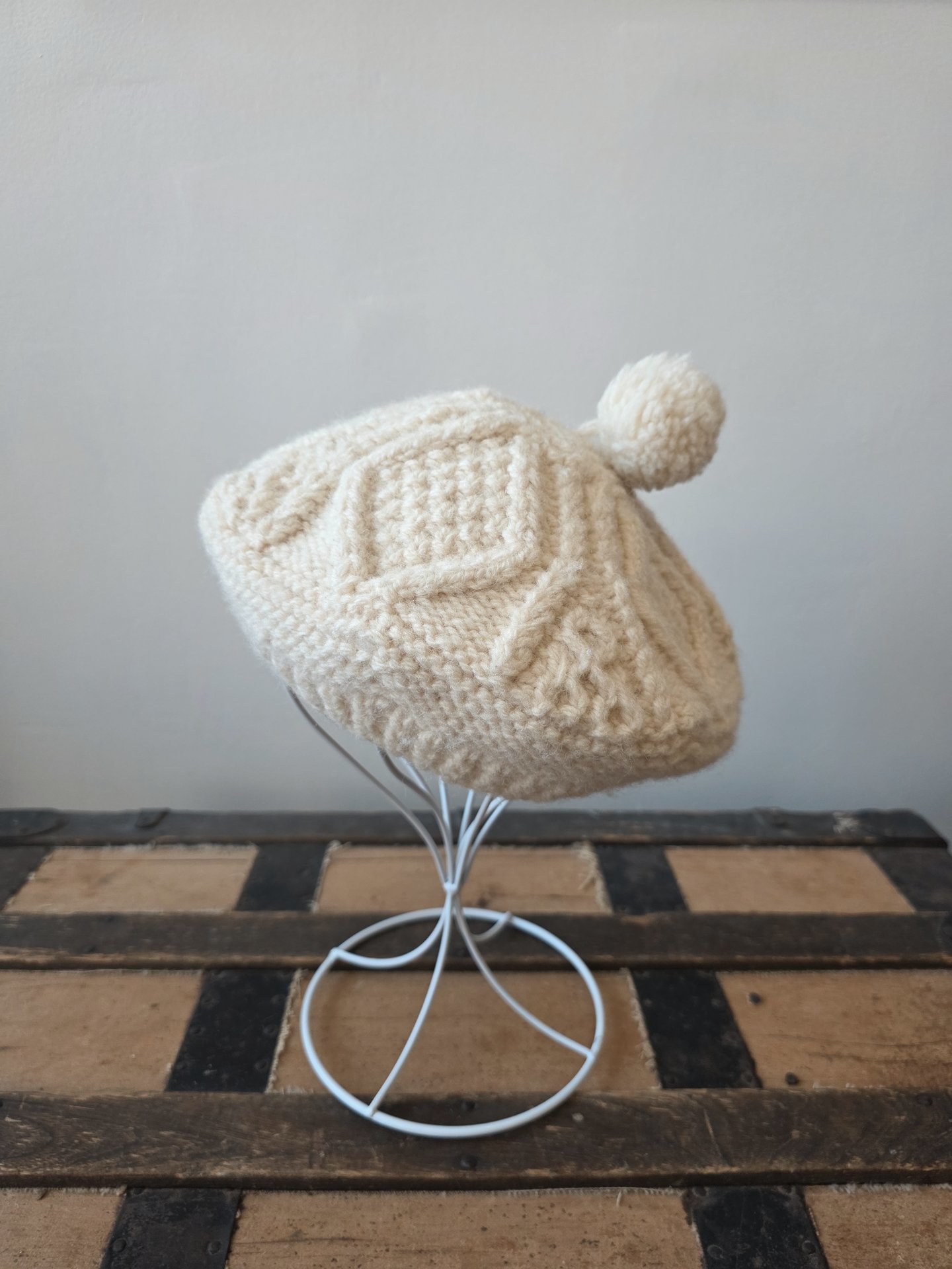 1960 Loch Garman Irish ecru wool beret