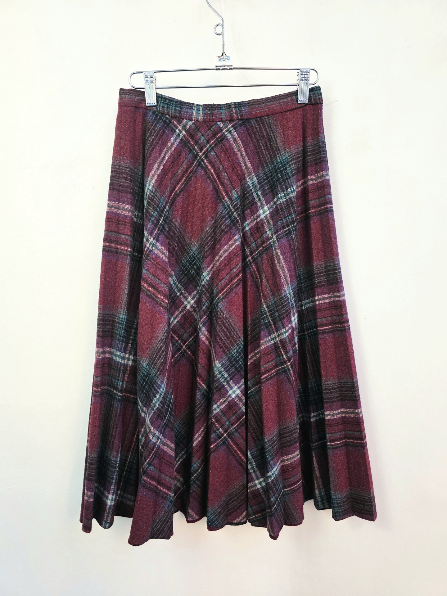 1970 burgundy plaid wool pleated skirt, small