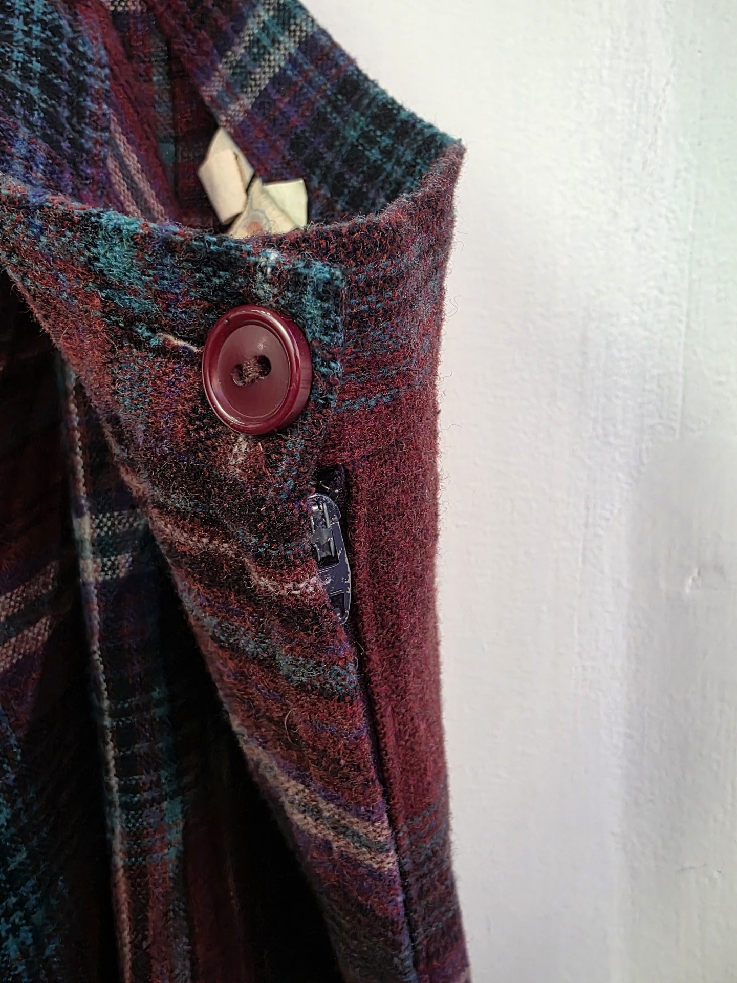 1970 burgundy plaid wool pleated skirt, small