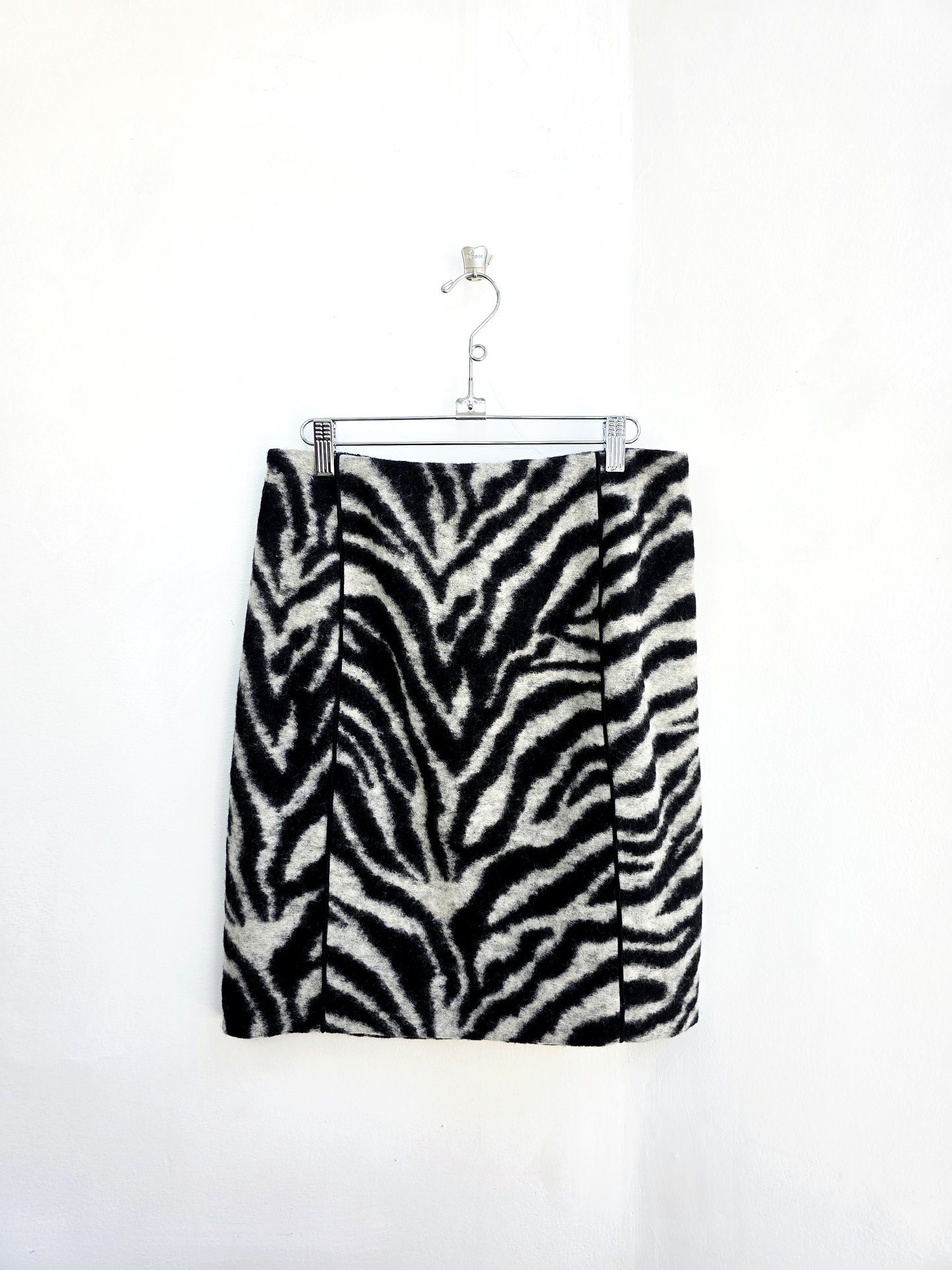 2000 wool zebra mini skirt, medium 8